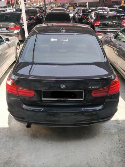 Terpakai 2014 BMW 3 Series Sedan F30 318i Luxury untuk Dijual