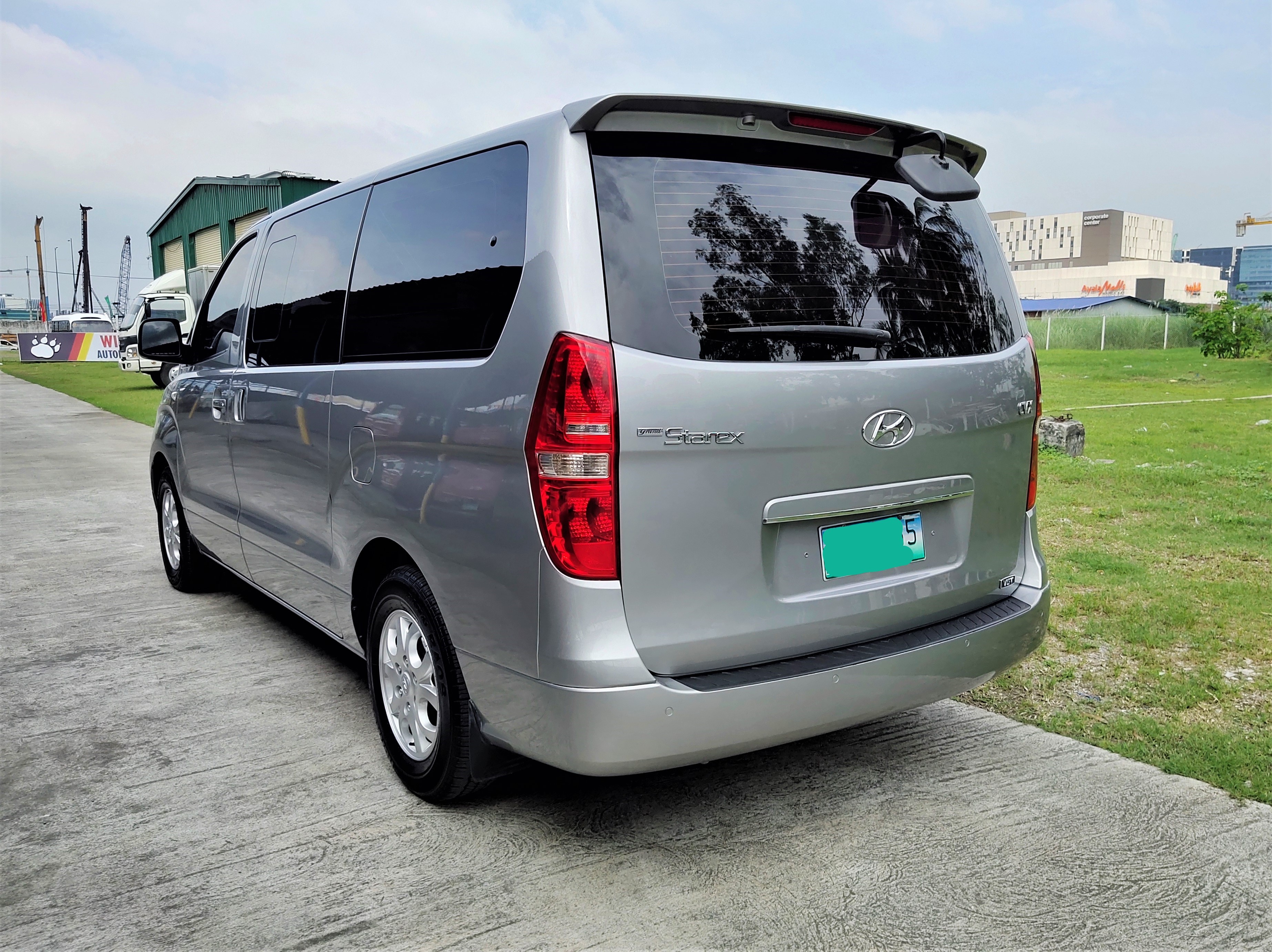 2011 Hyundai Grand Starex 2011 Hyundai Grand Starex