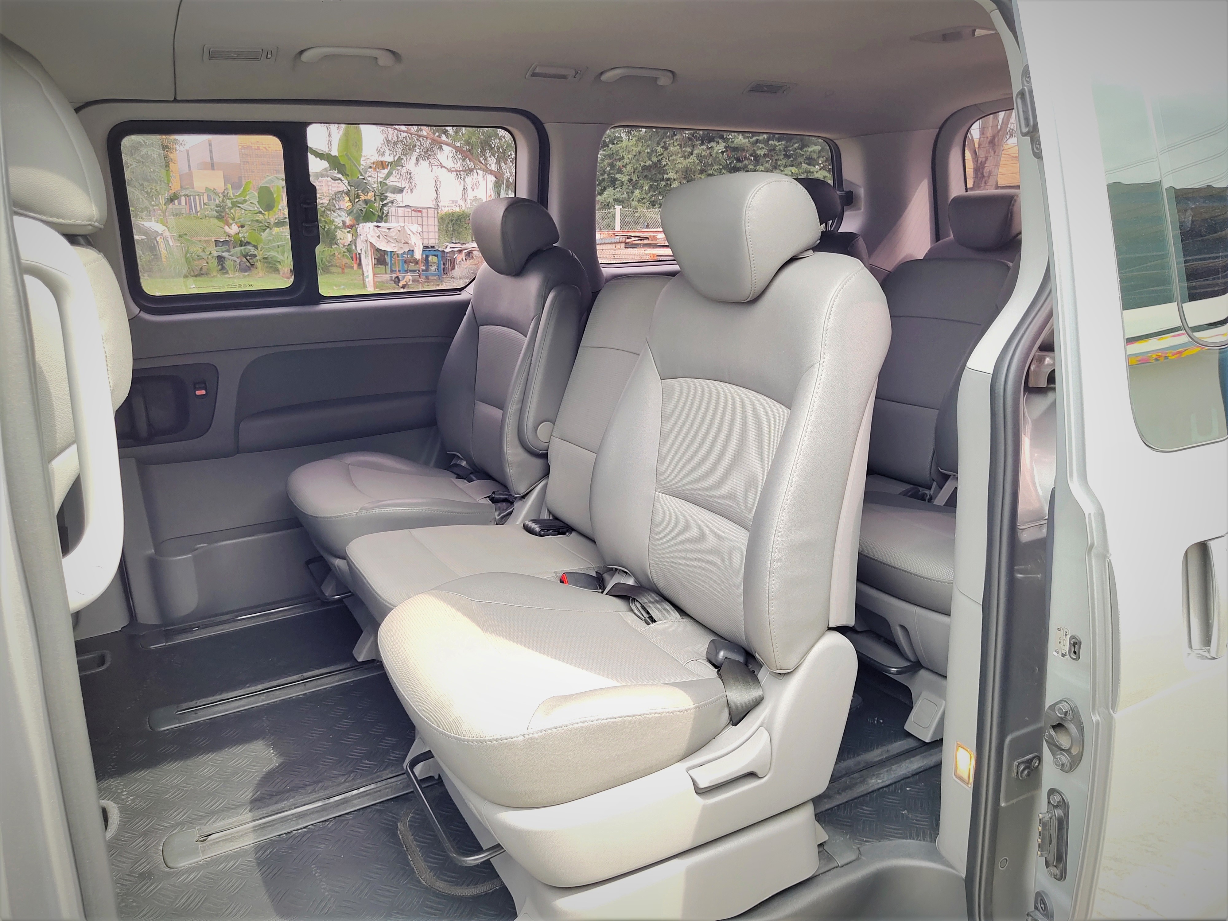 2011 Hyundai Grand Starex 2011 Hyundai Grand Starex