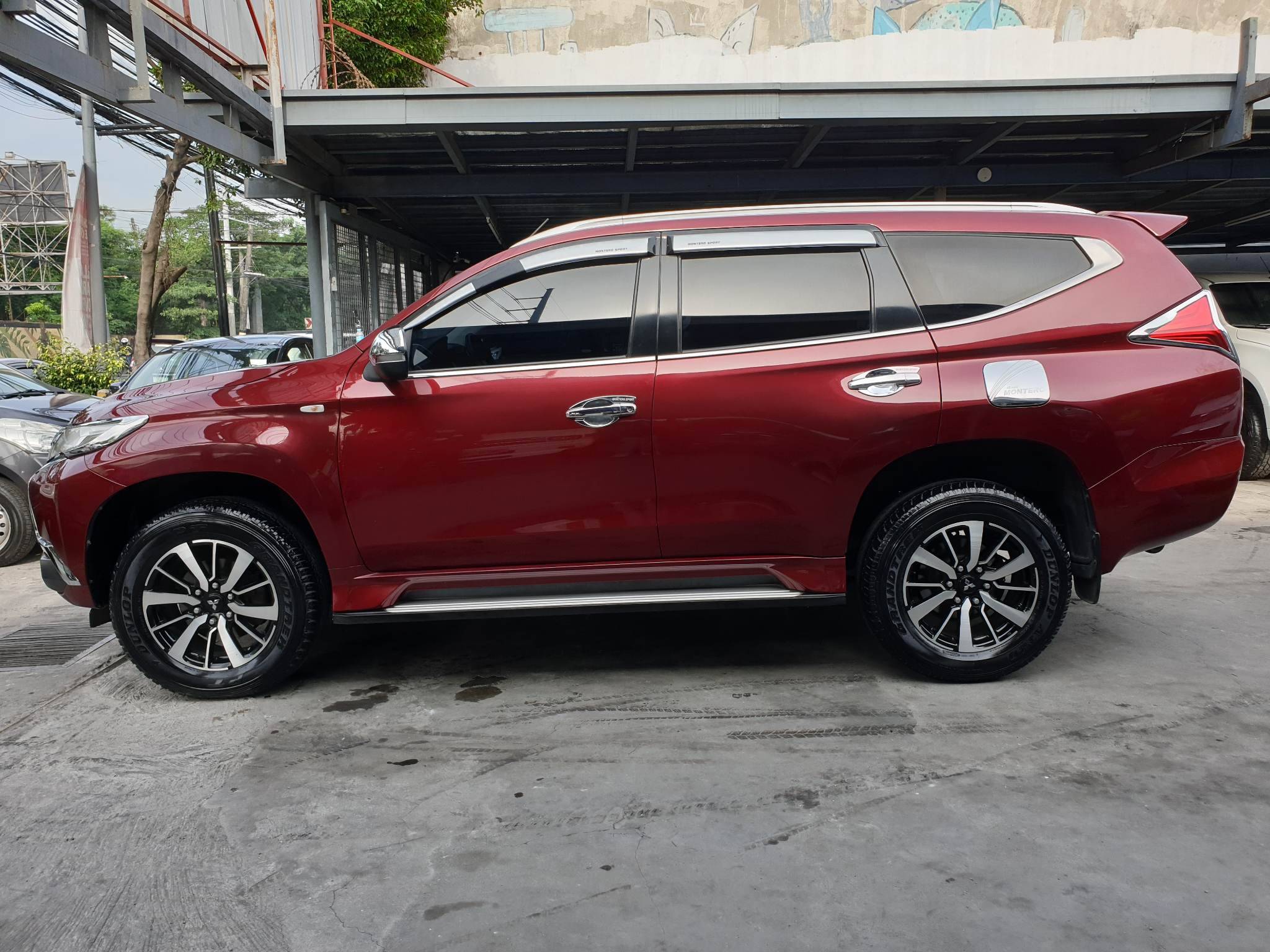 2nd Hand 2017 Mitsubishi Montero Sport 2.5 GLS V 4x2 AT