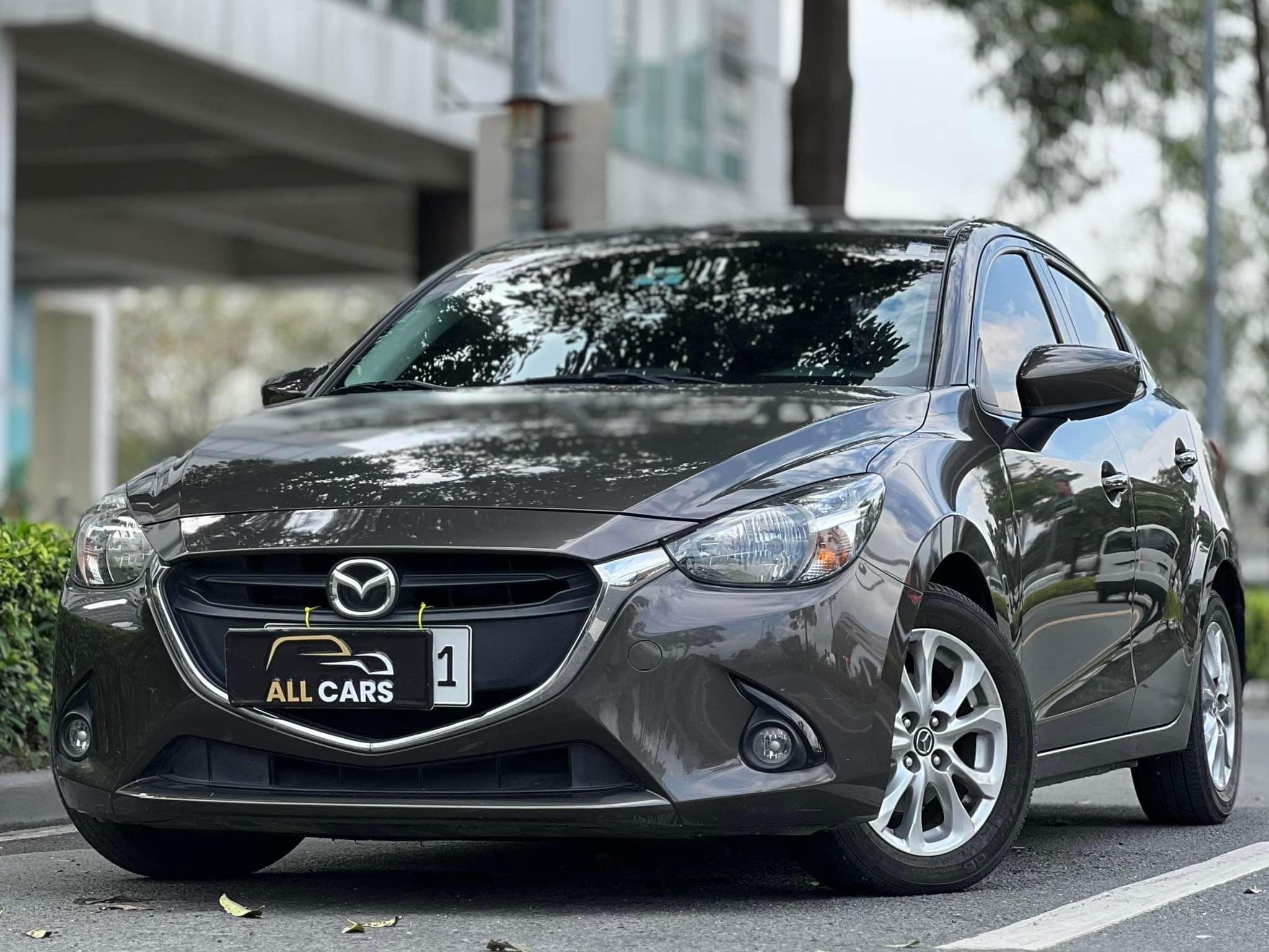 Second hand 2017 Mazda 2 Sedan SKYACTIV V+ AT