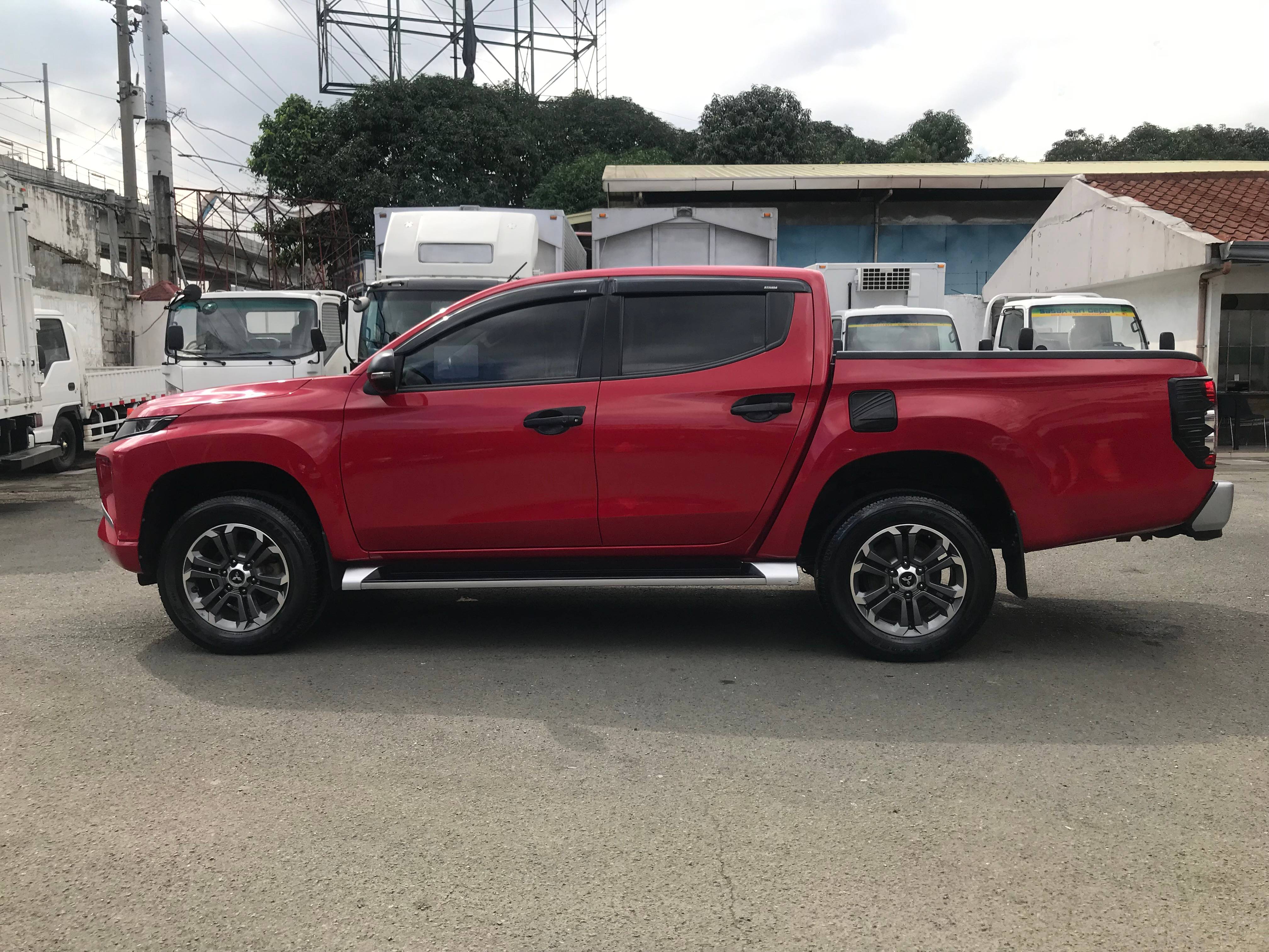 Old 2020 Mitsubishi Strada GLX V 2WD 2.5 AT