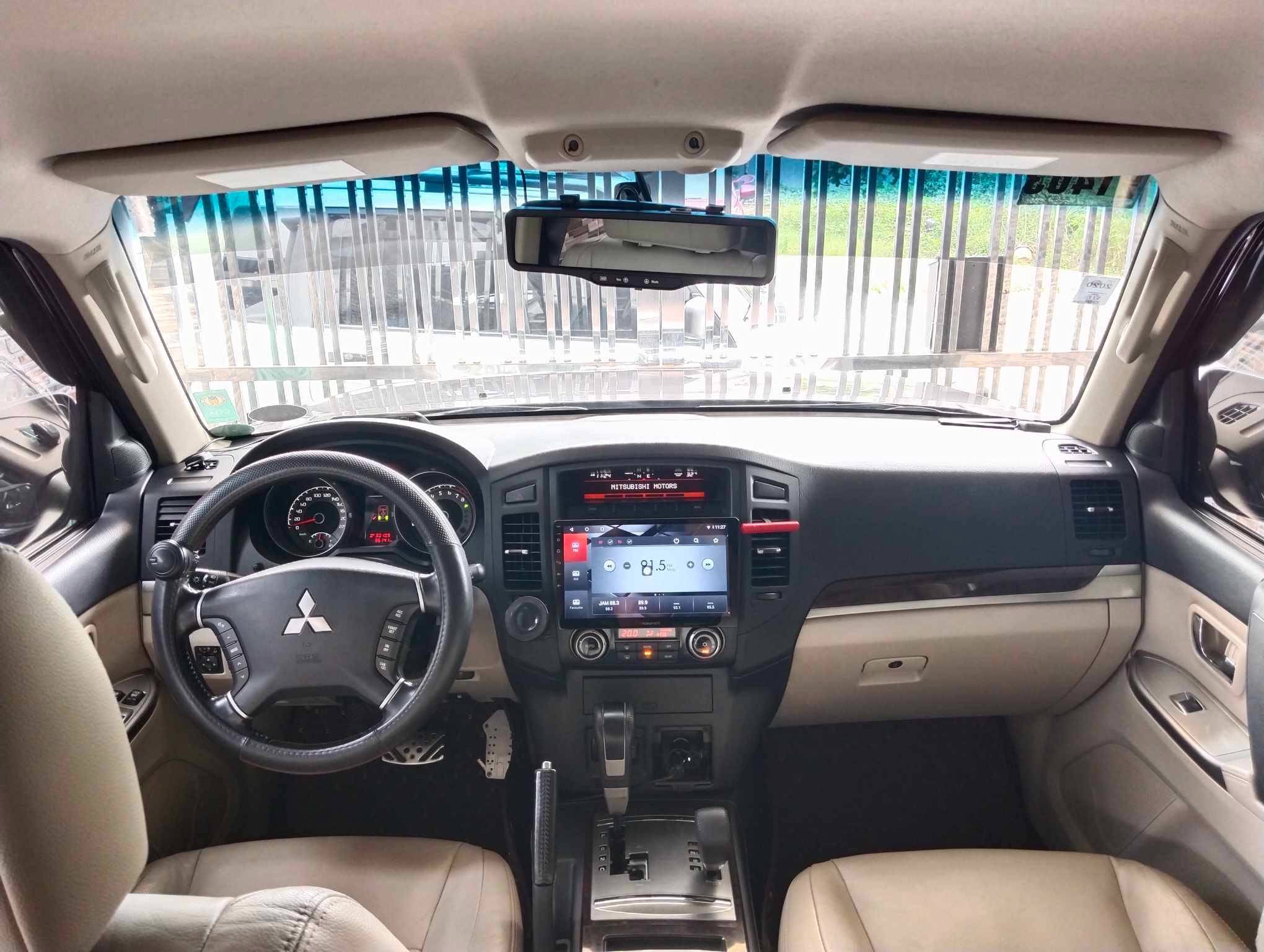 2014 Mitsubishi Pajero 2014 Mitsubishi Pajero