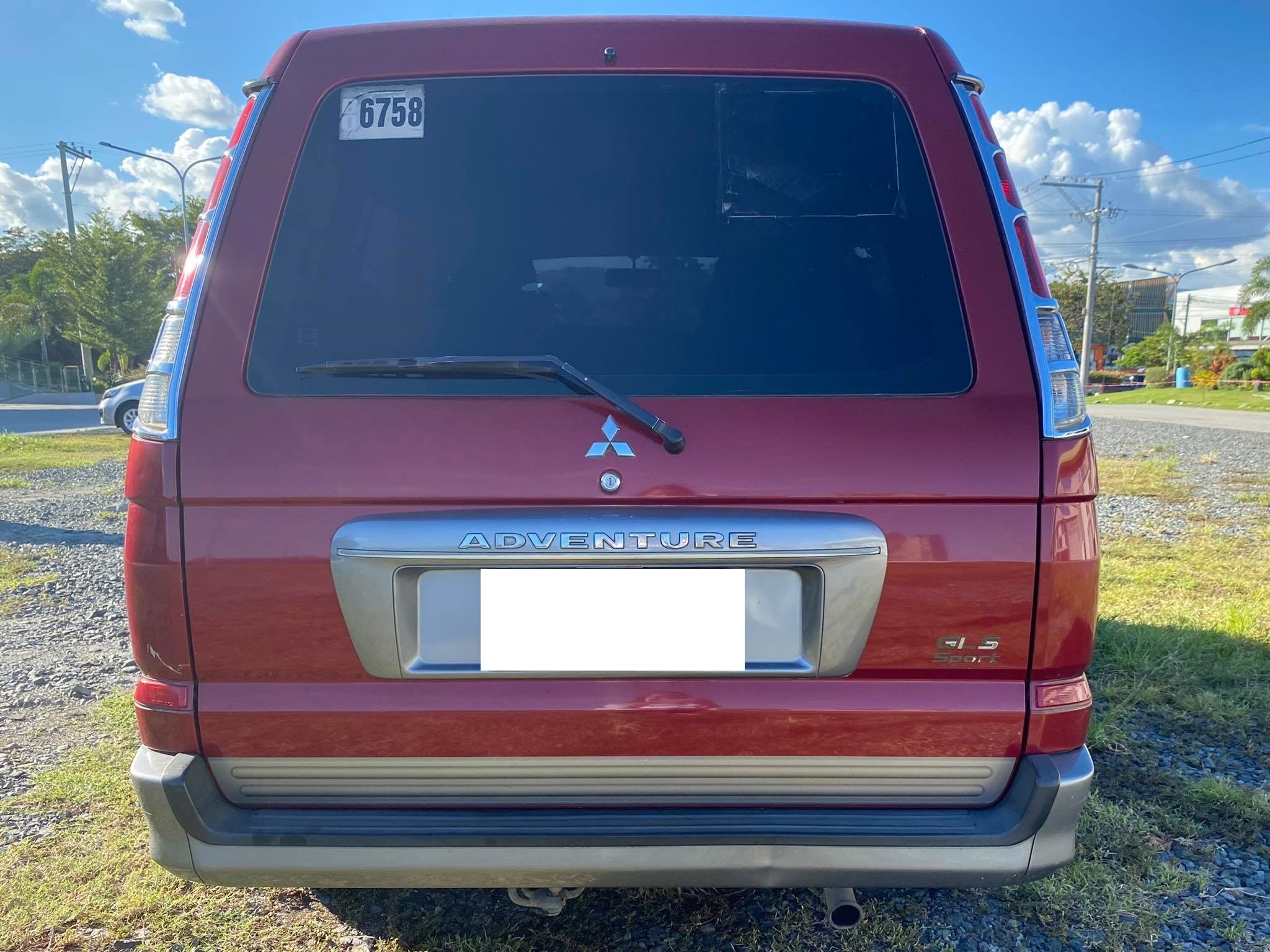 2011 Mitsubishi Adventure 2011 Mitsubishi Adventure