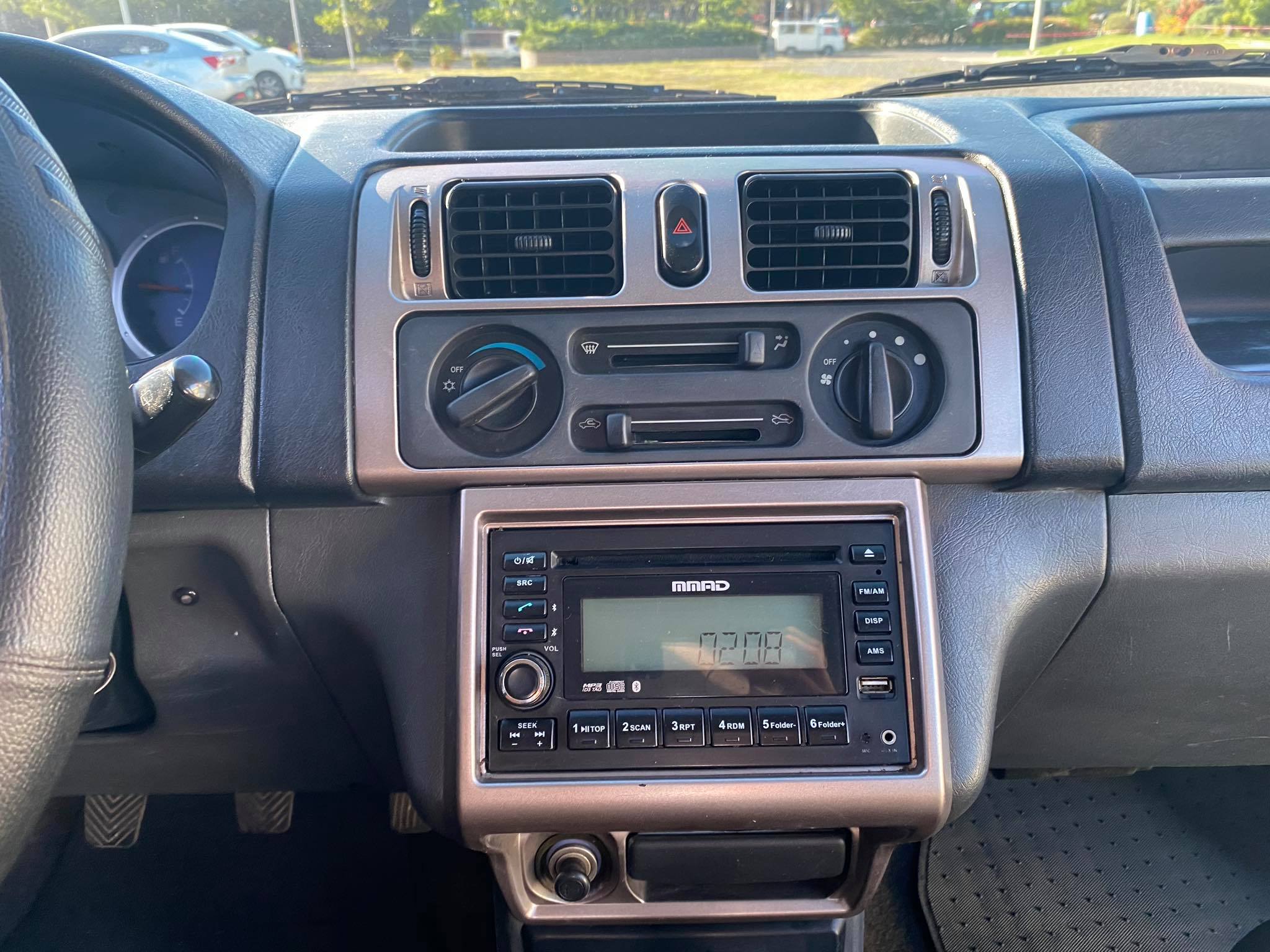 2011 Mitsubishi Adventure 2011 Mitsubishi Adventure