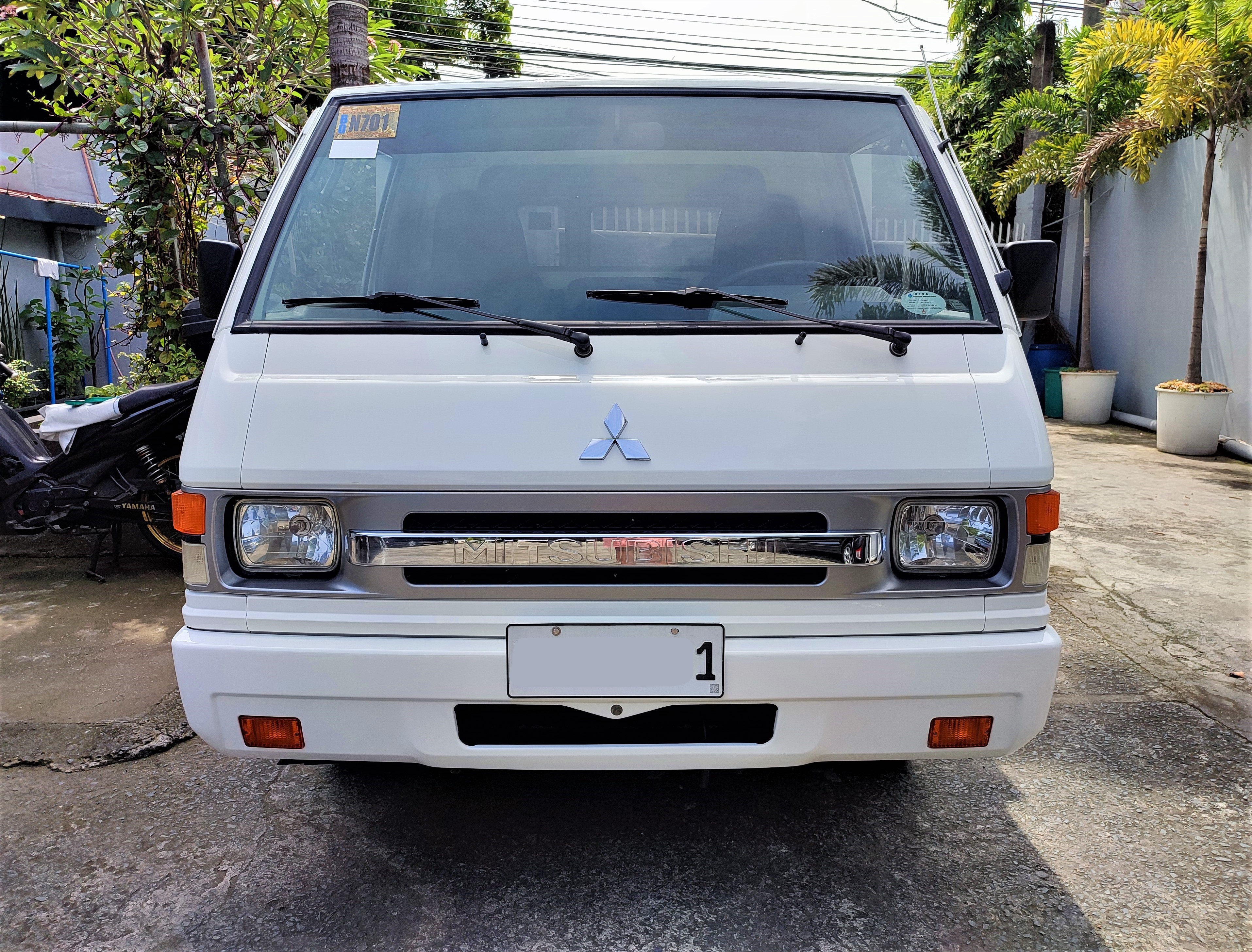 2017 Mitsubishi L300 2017 Mitsubishi L300