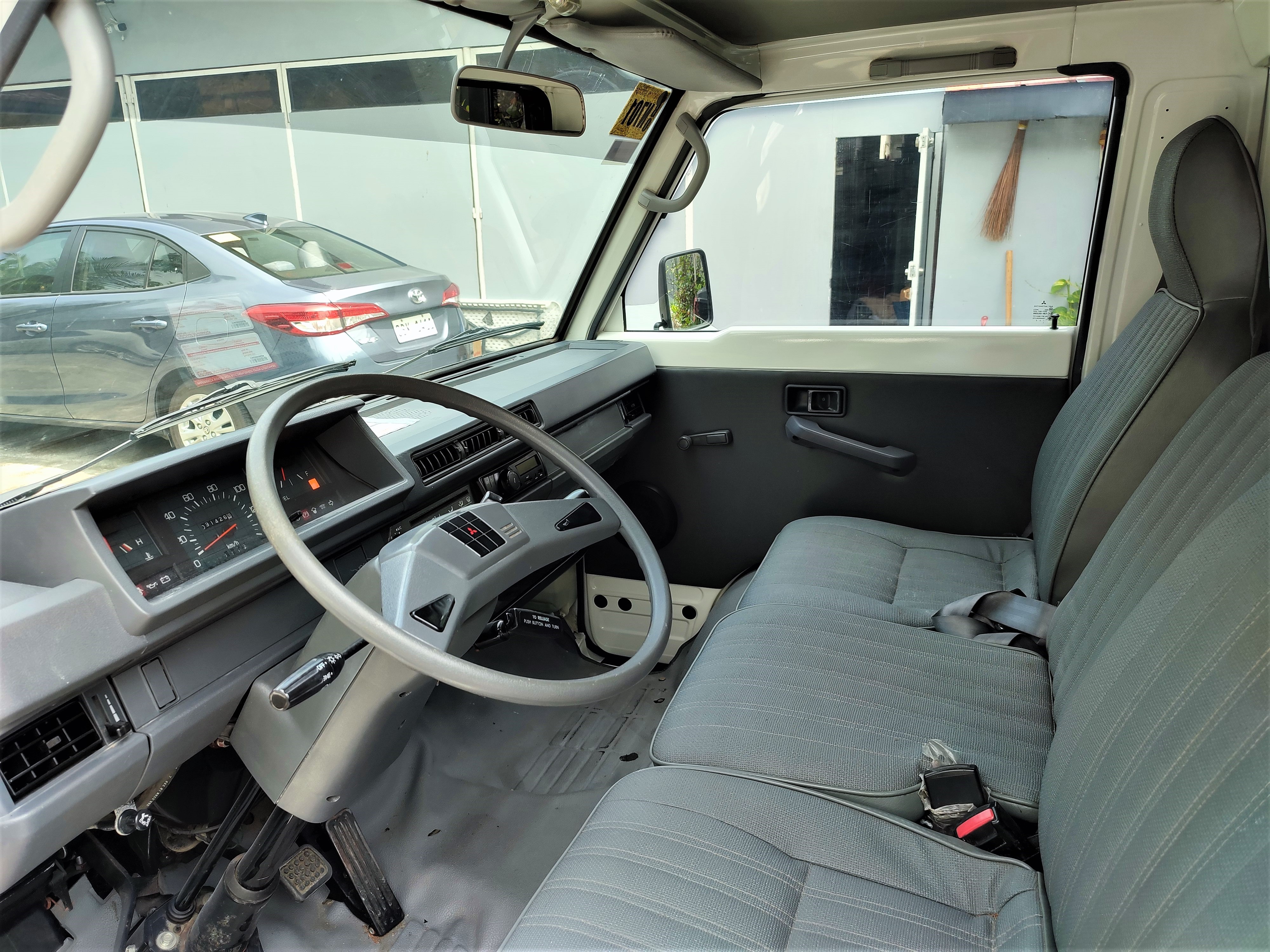 2017 Mitsubishi L300 2017 Mitsubishi L300