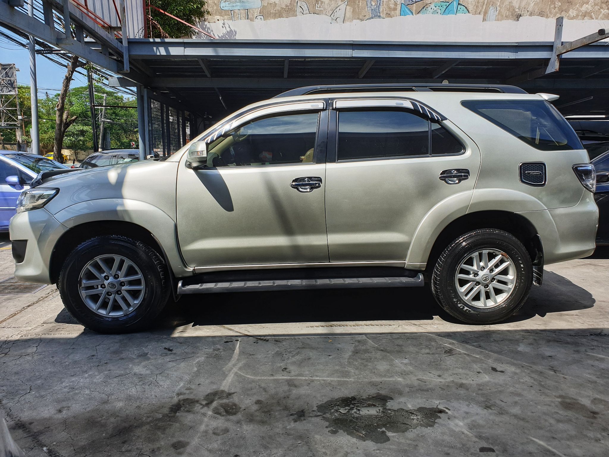 2nd Hand 2012 Toyota Fortuner 2.4L G AT