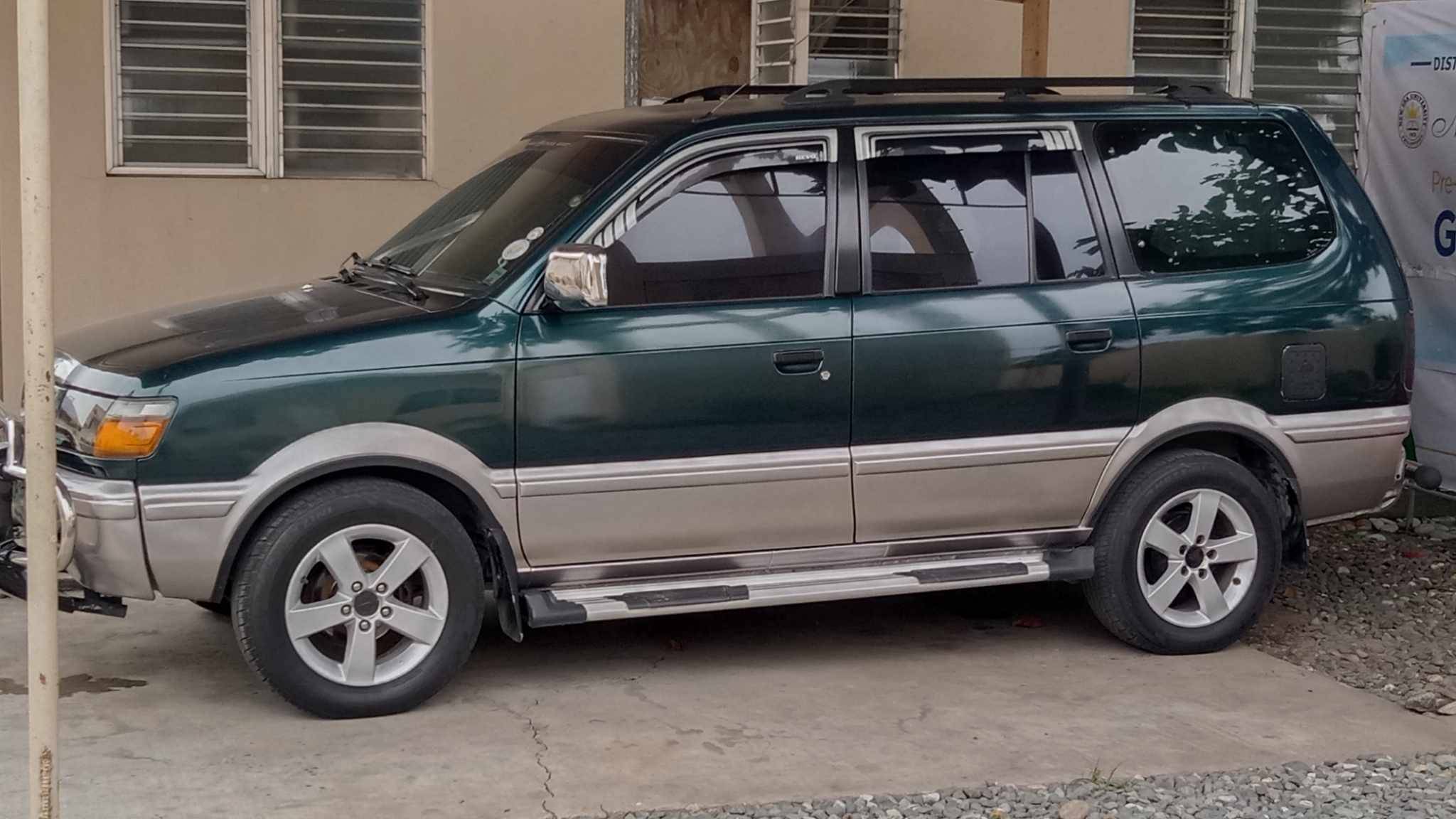 Second Hand 1998 Toyota Revo Second Hand 1998 Toyota Revo