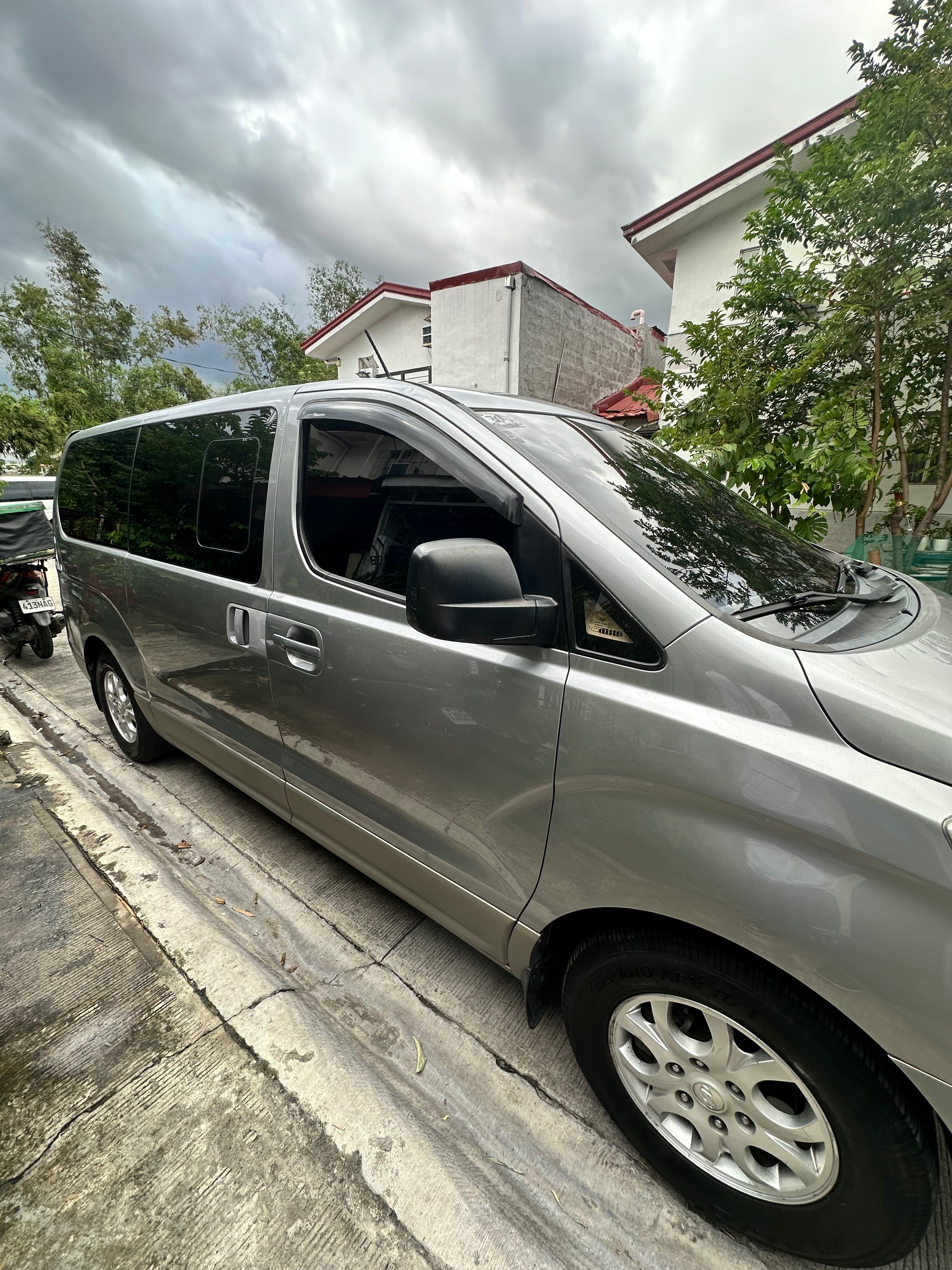 2011 Hyundai Grand Starex 2011 Hyundai Grand Starex