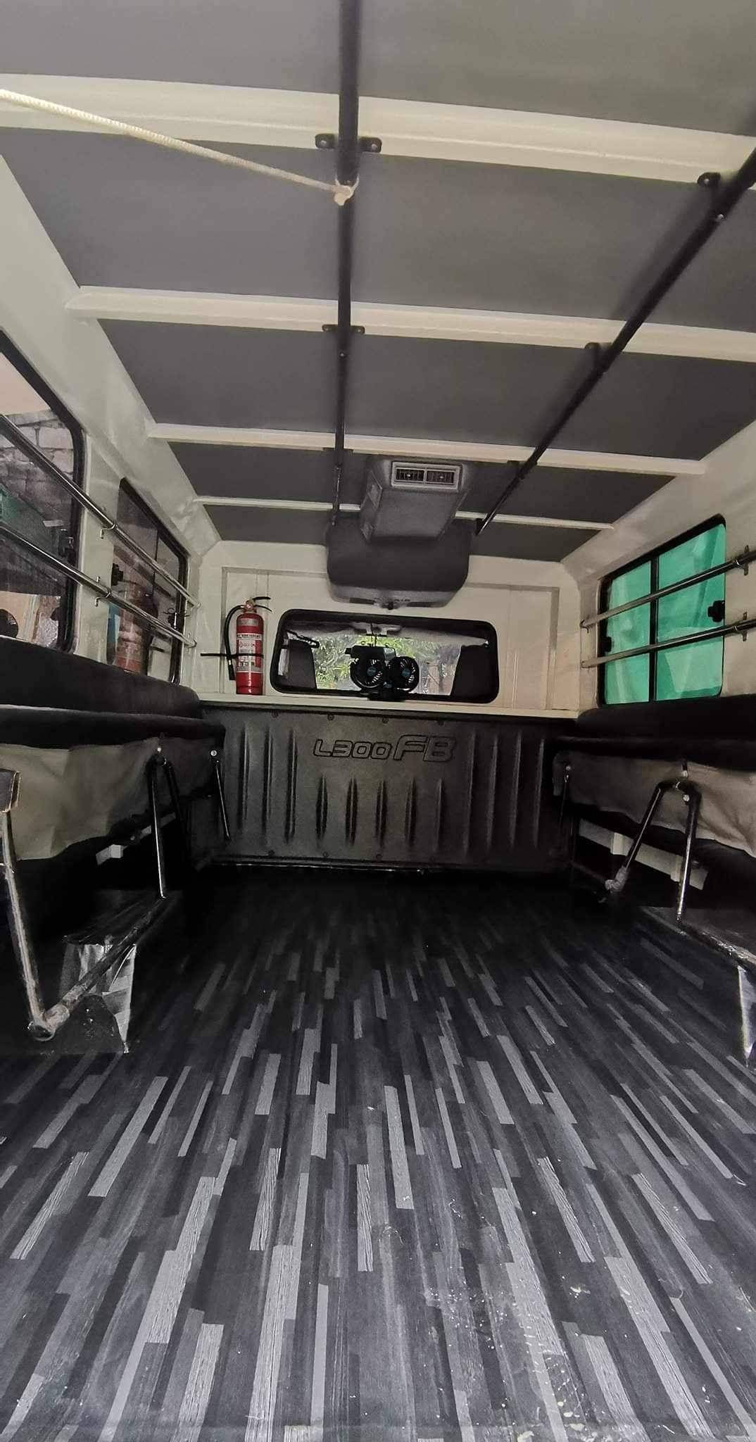 2015 Mitsubishi L300 2015 Mitsubishi L300