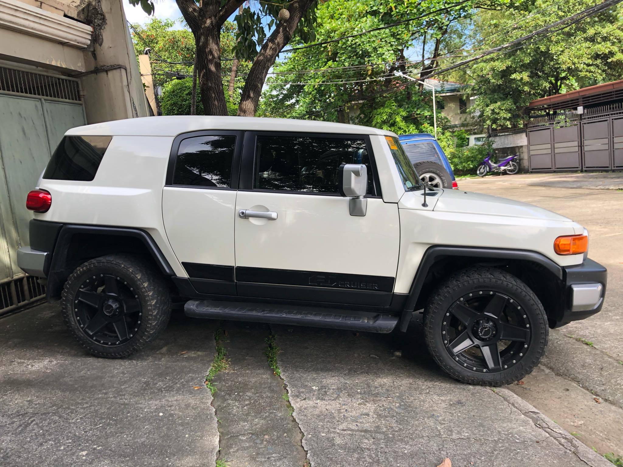 2016 Toyota FJ Cruiser 2016 Toyota FJ Cruiser