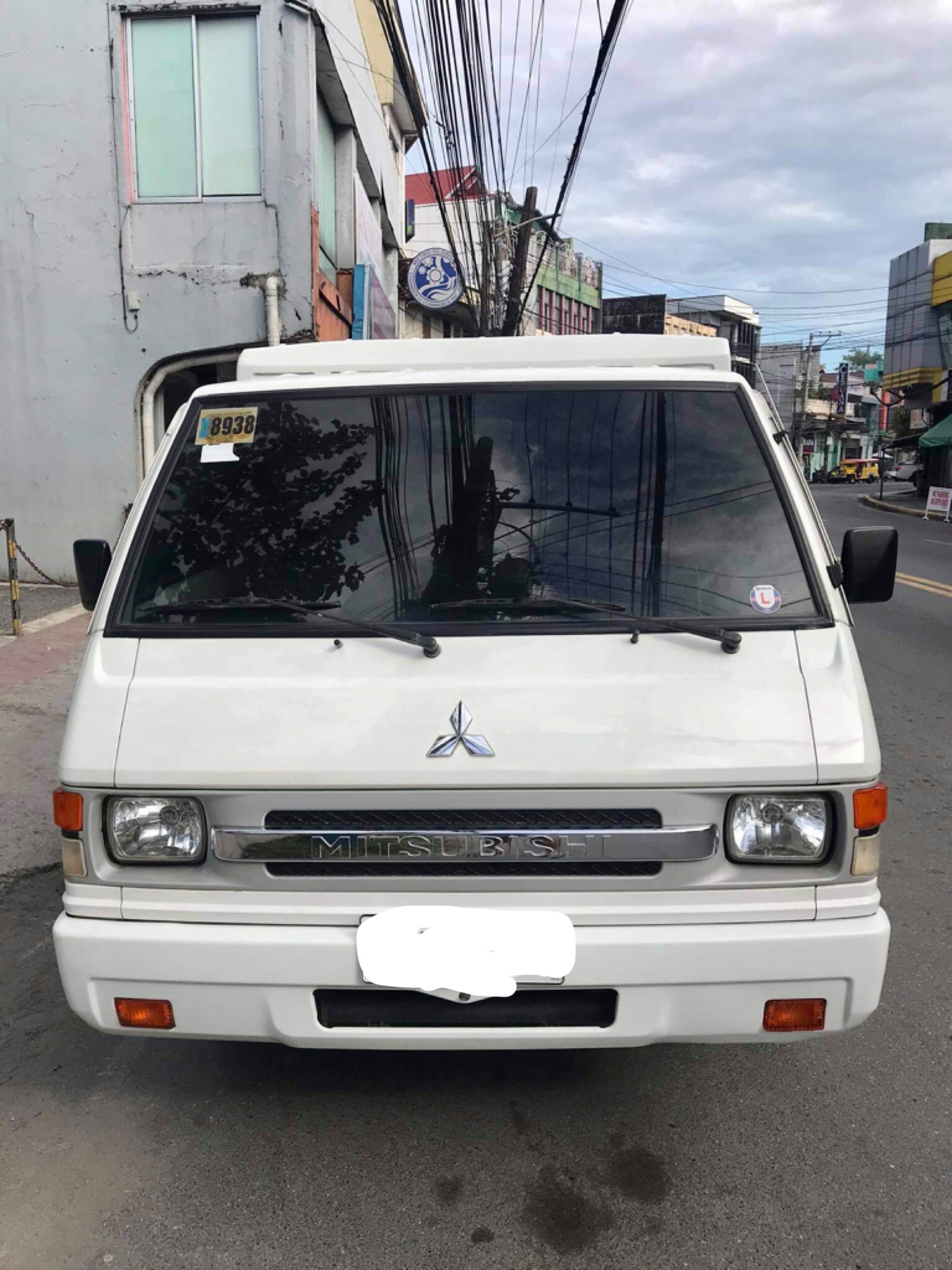 2017 Mitsubishi L300 2017 Mitsubishi L300