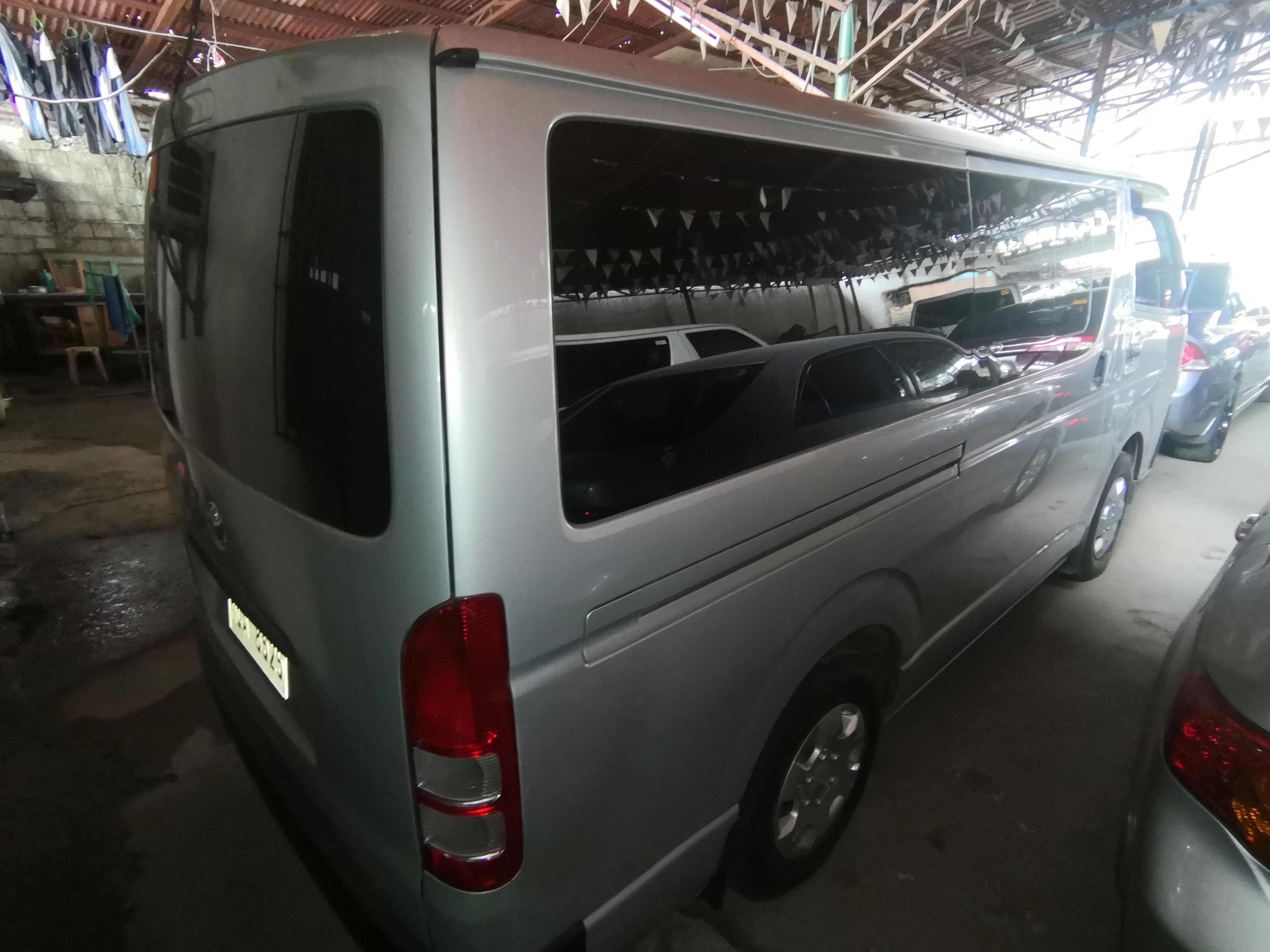 Old 2018 Toyota Hiace Commuter 3.0 M/T