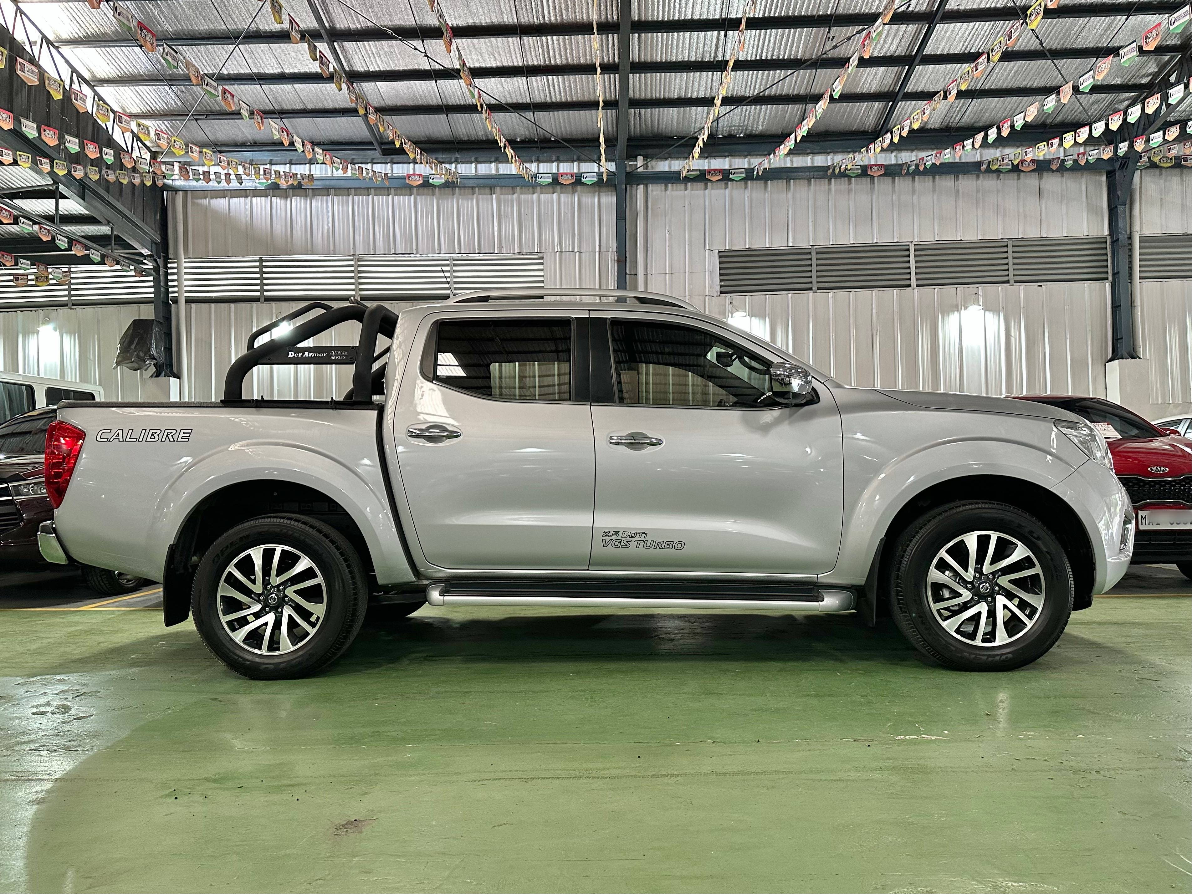 Old 2019 Nissan Navara 2.5L 4x2 EL 7AT Calibre