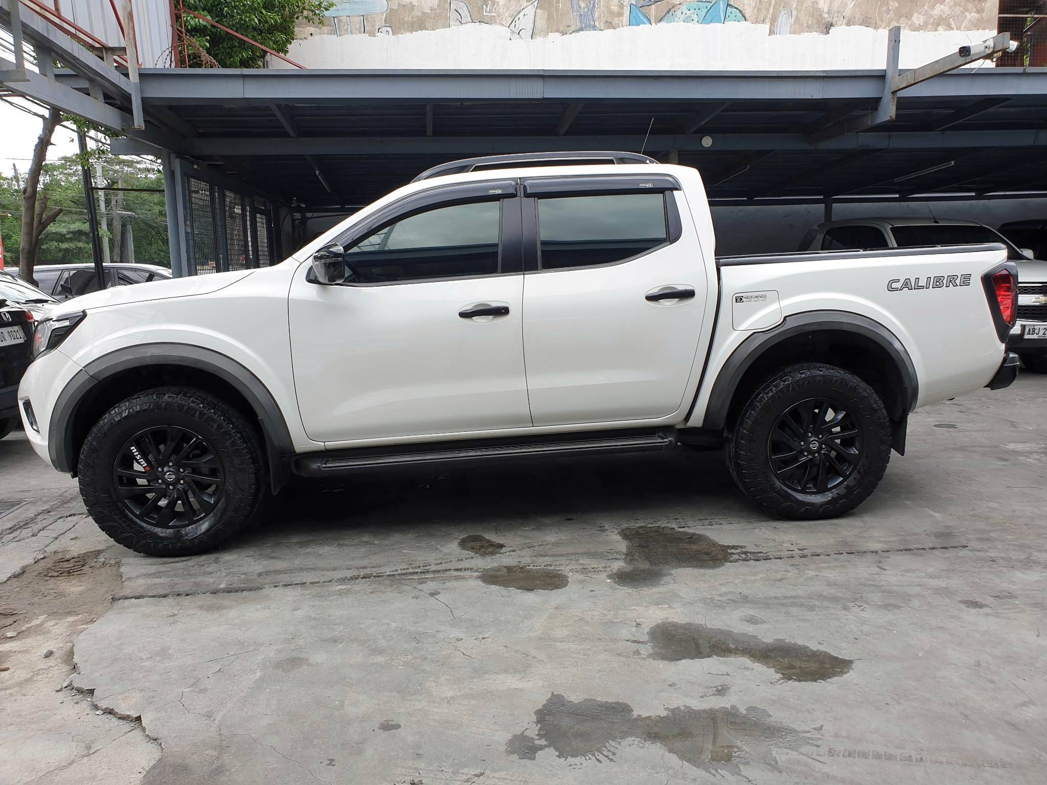 Old 2020 Nissan Navara 2.5L 4x2 EL 7AT Calibre