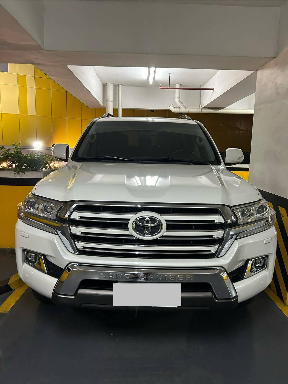 Second Hand 2018 Toyota Land Cruiser 200 Second Hand 2018 Toyota Land Cruiser 200