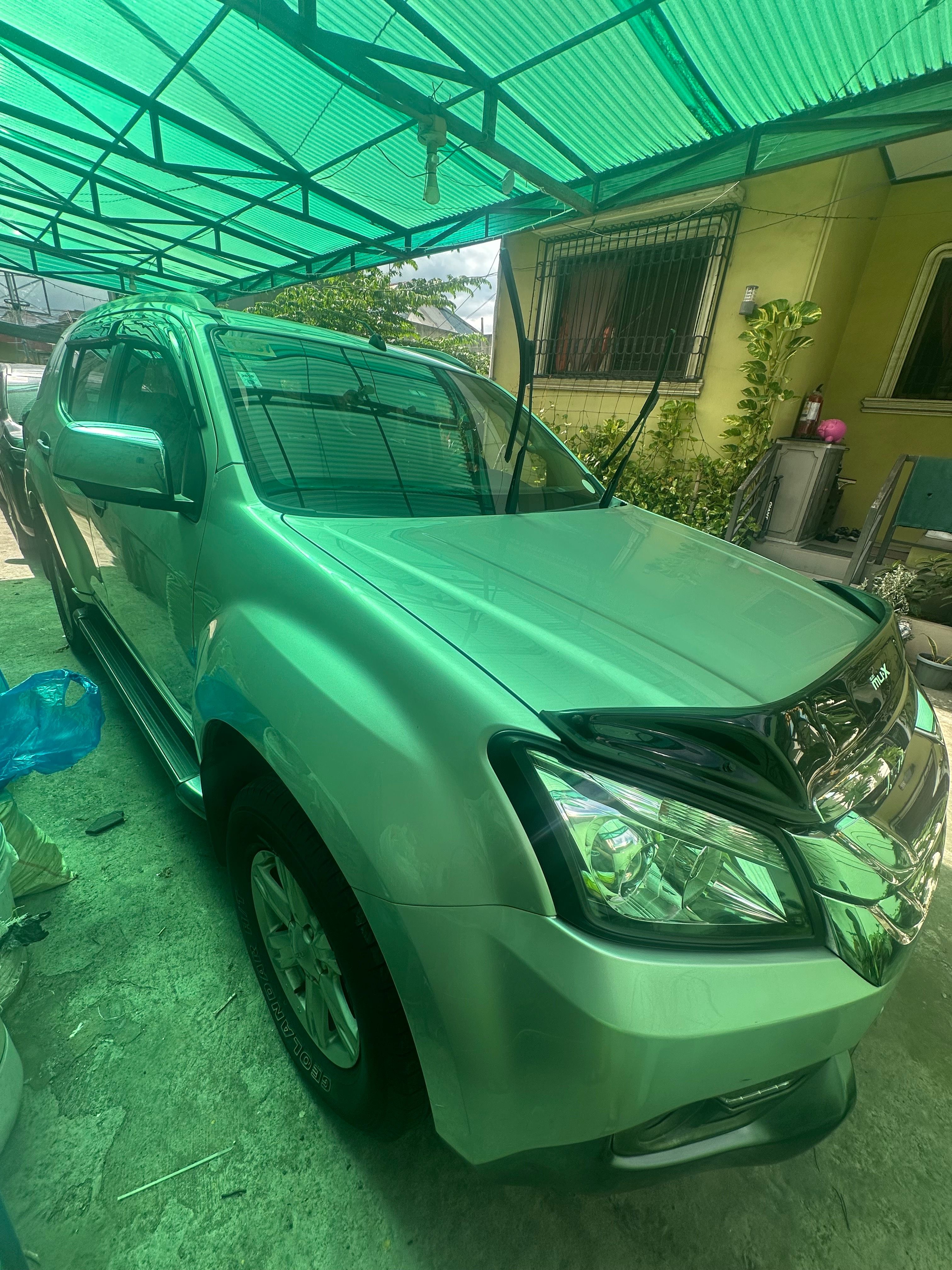 Get Used Isuzu mu-X 50450 Price & Sellers Information | Carmudi