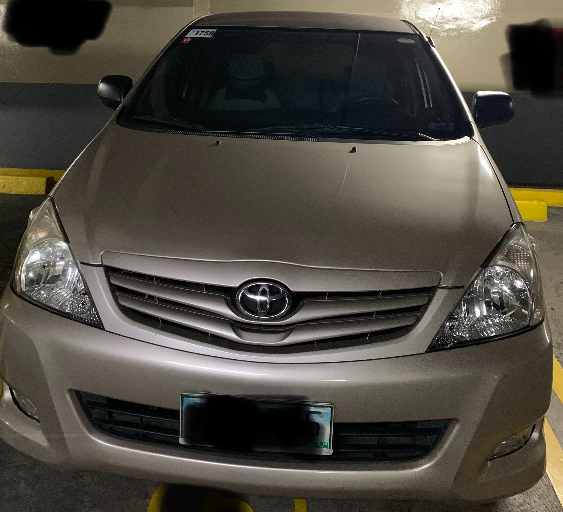 2012 Toyota Innova 2012 Toyota Innova