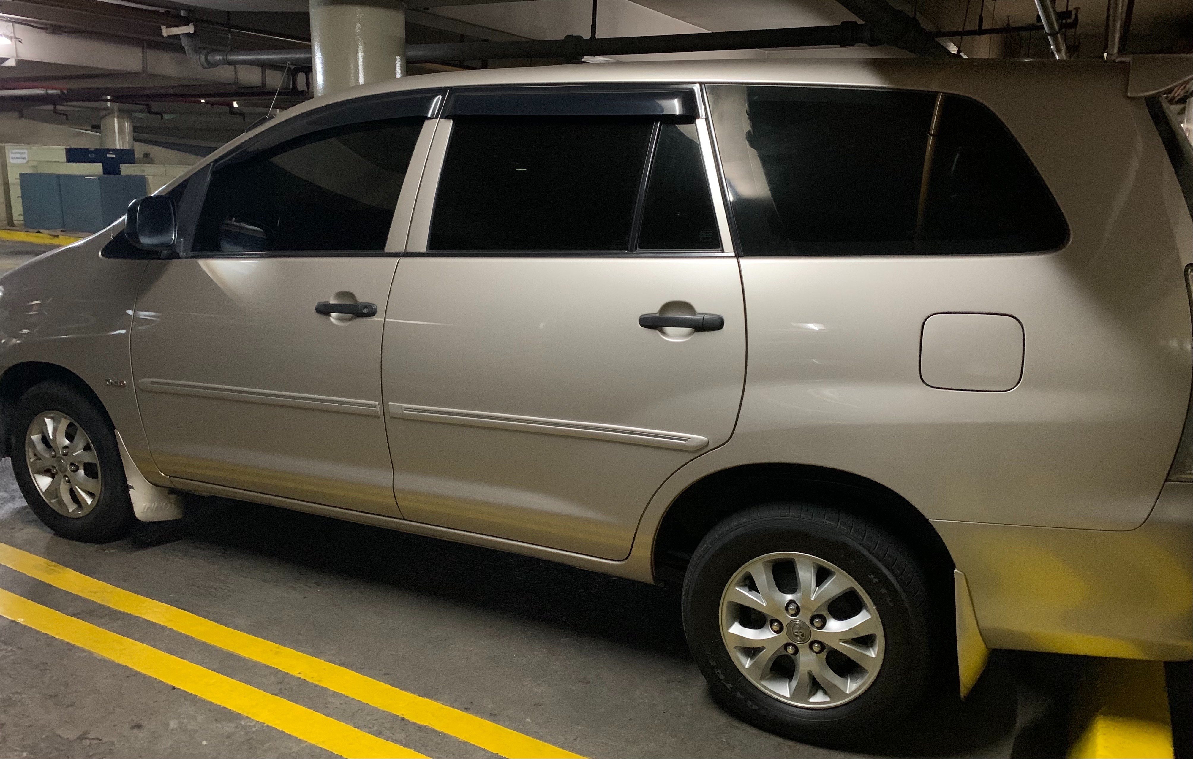 2012 Toyota Innova 2012 Toyota Innova