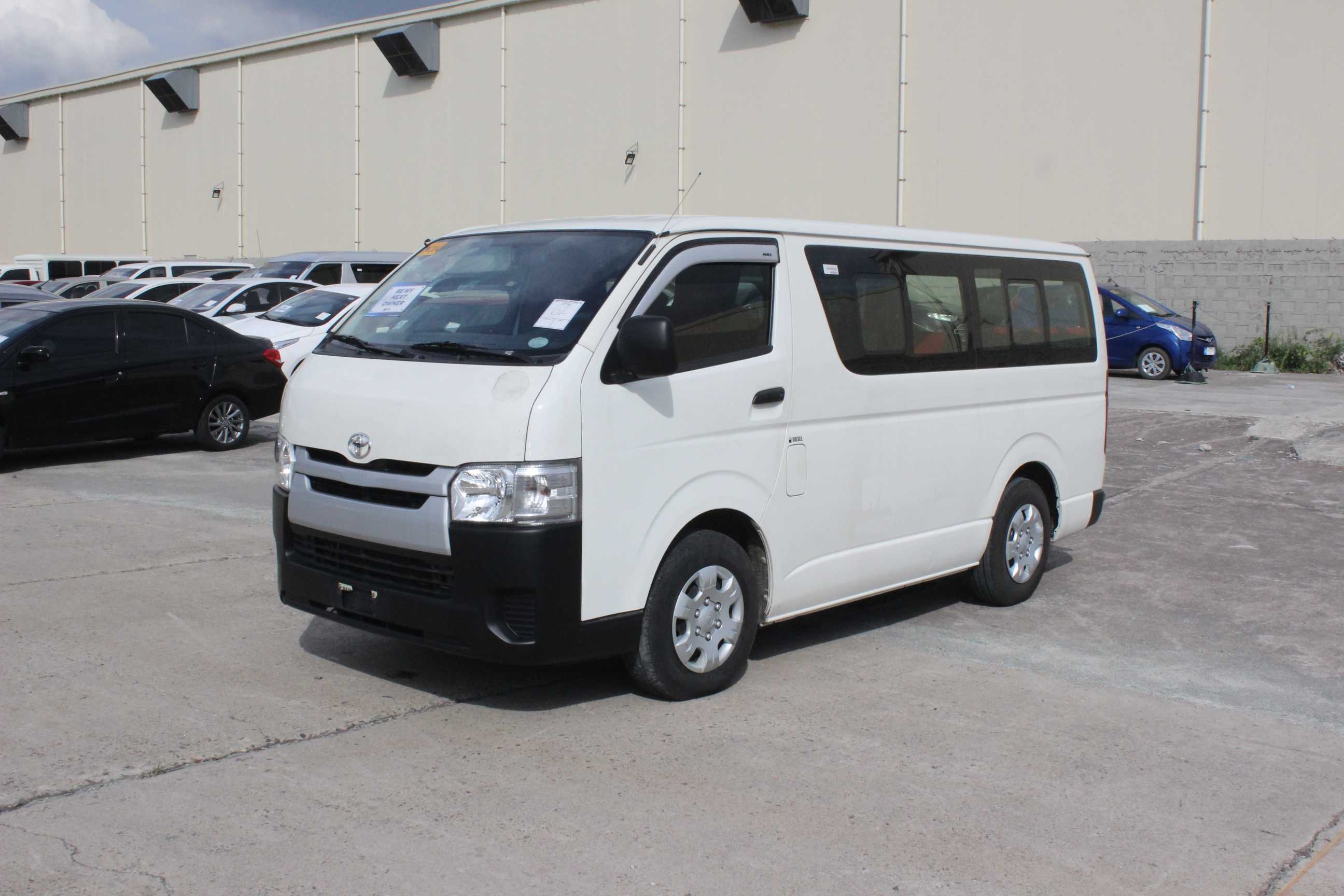 used toyota hiace low price