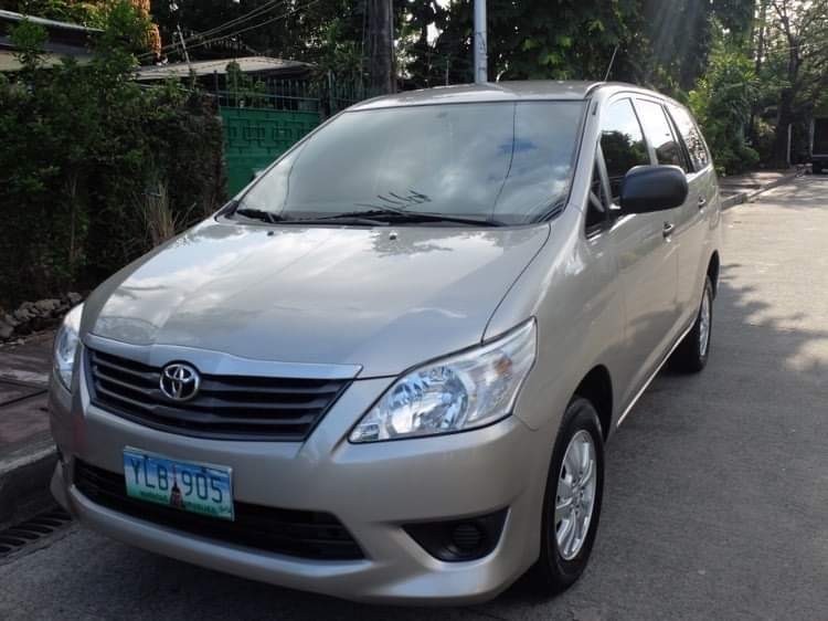2012 Toyota Innova 2012 Toyota Innova