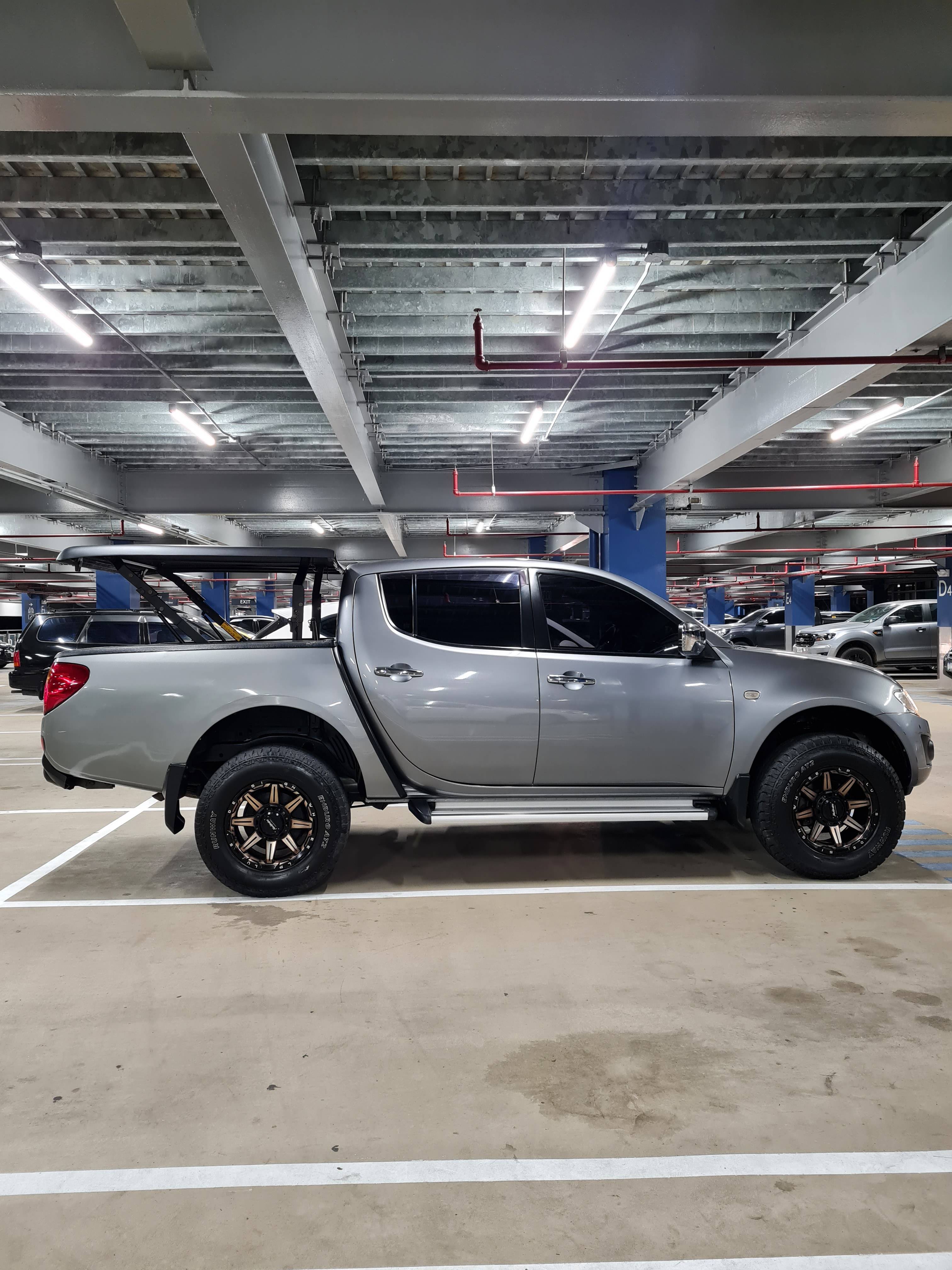 2014 Mitsubishi Strada 2014 Mitsubishi Strada