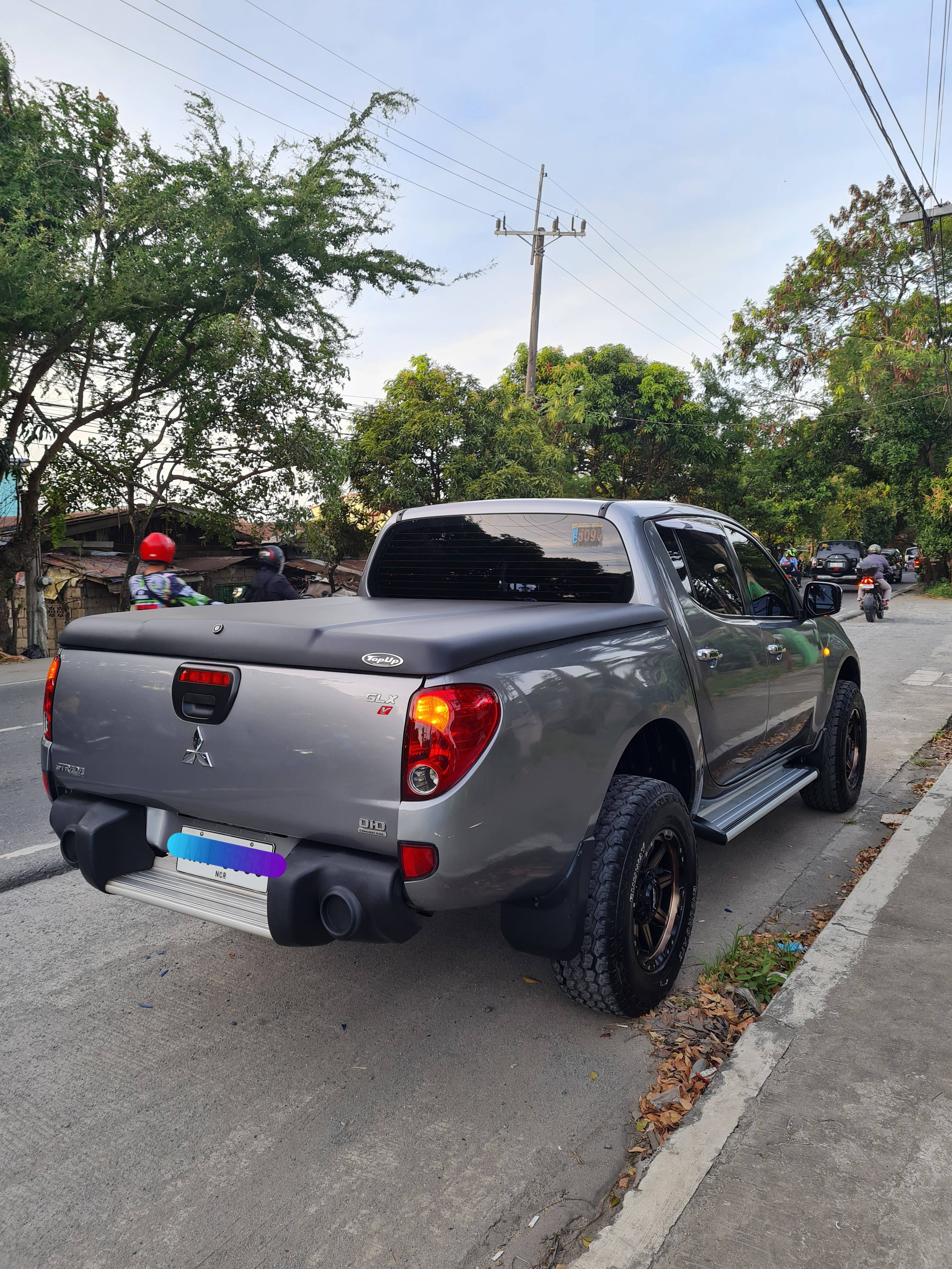 2014 Mitsubishi Strada 2014 Mitsubishi Strada