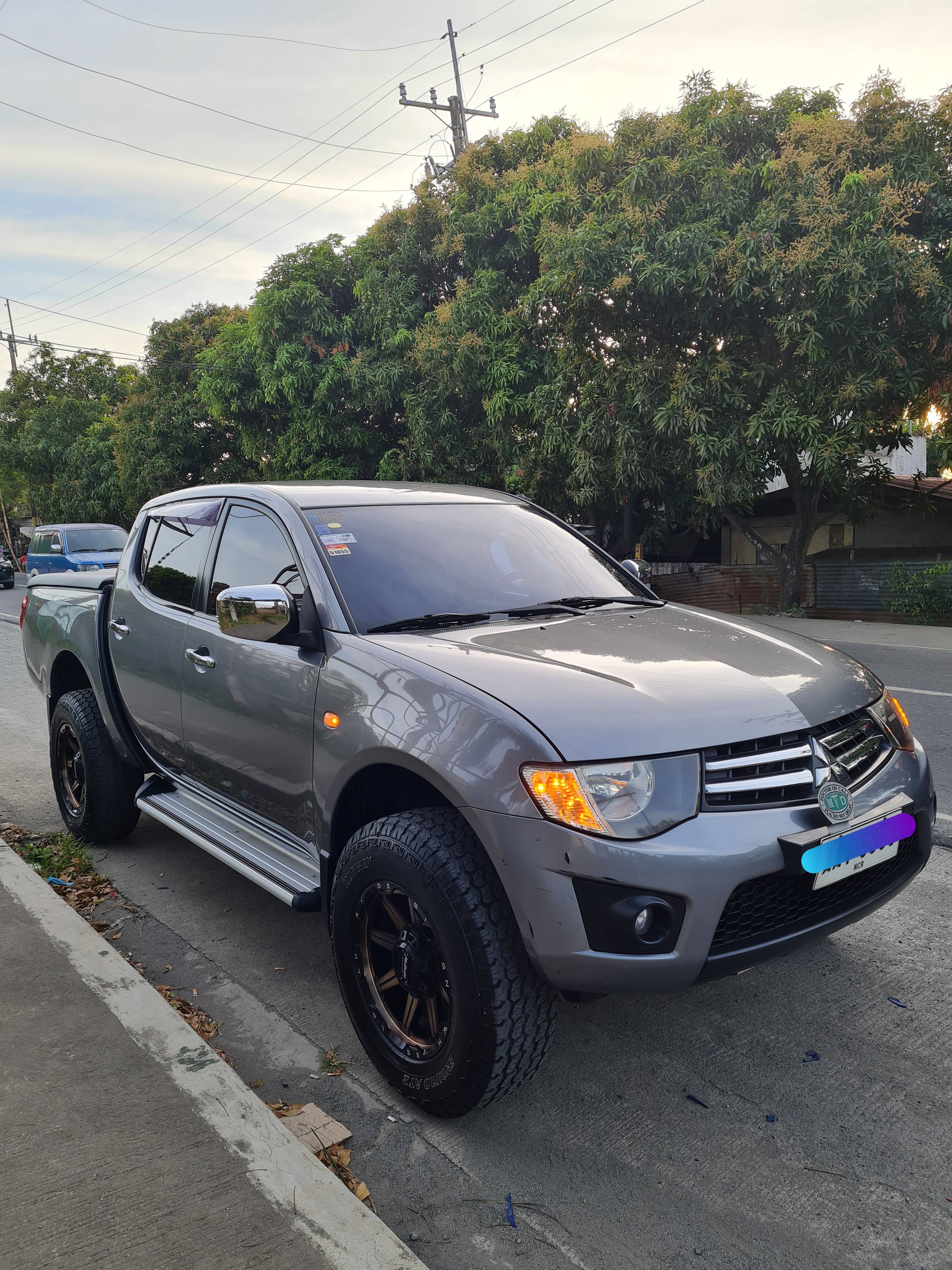 2014 Mitsubishi Strada 2014 Mitsubishi Strada
