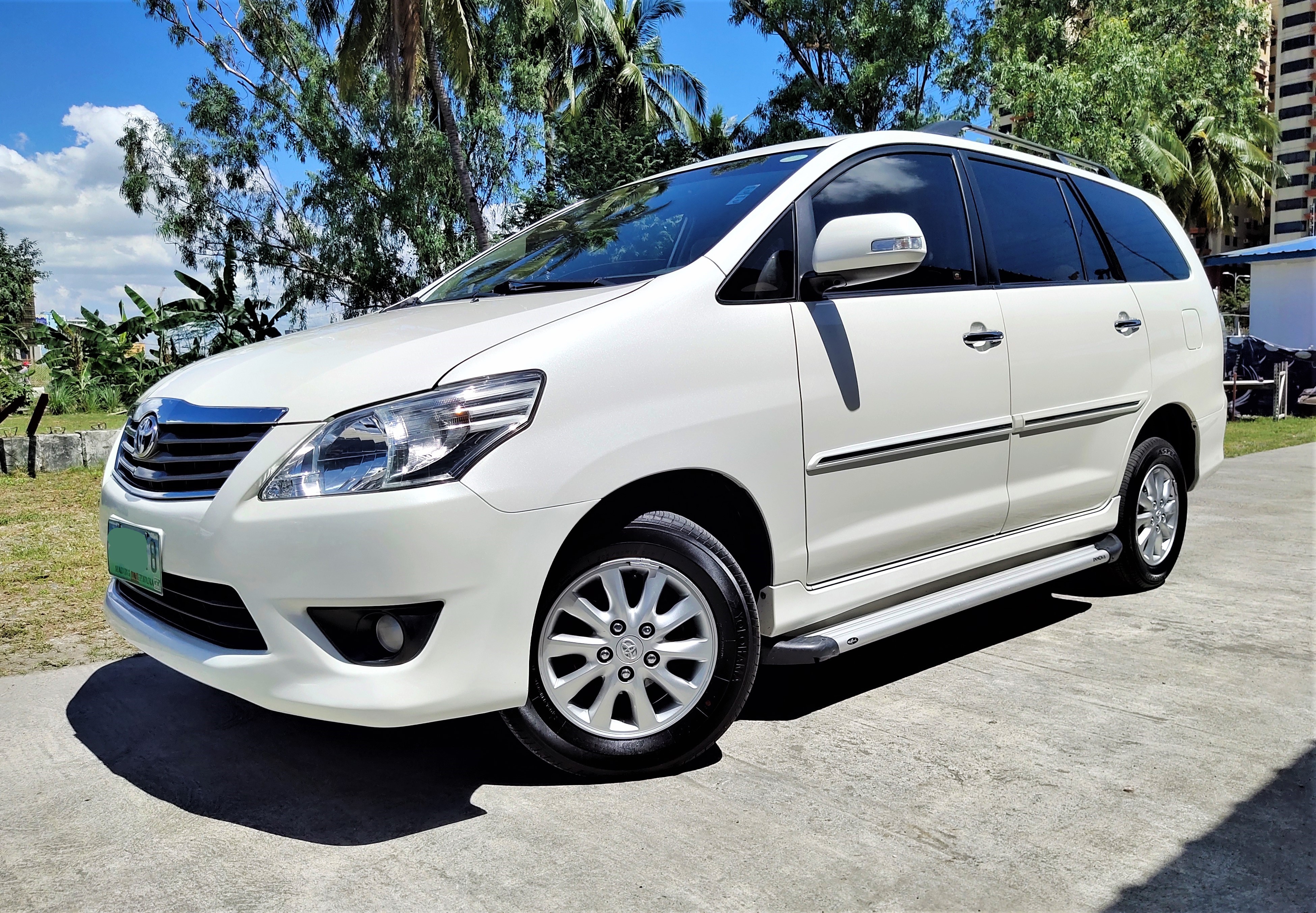 2013 Toyota Innova 2013 Toyota Innova