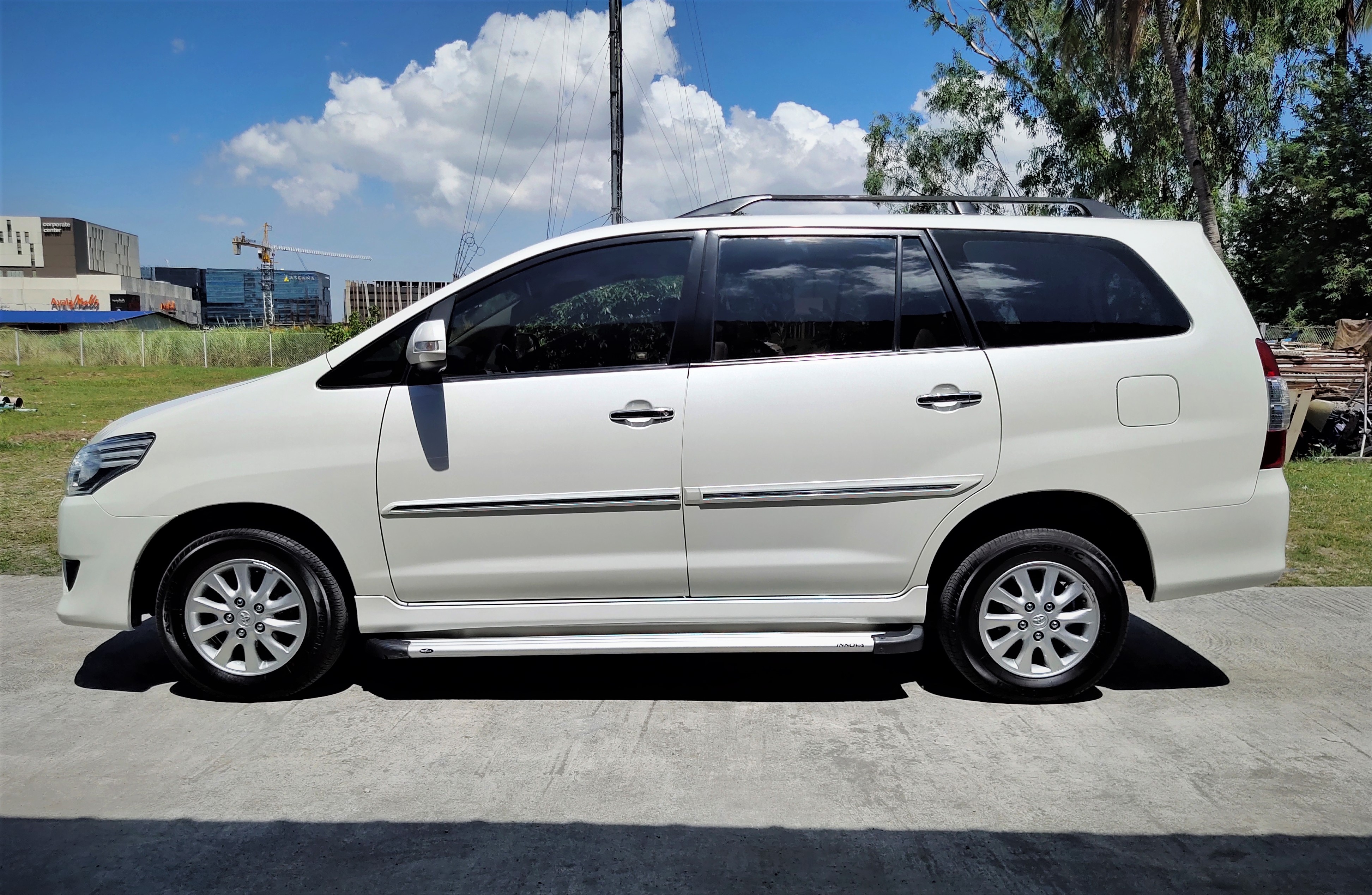 2013 Toyota Innova 2013 Toyota Innova
