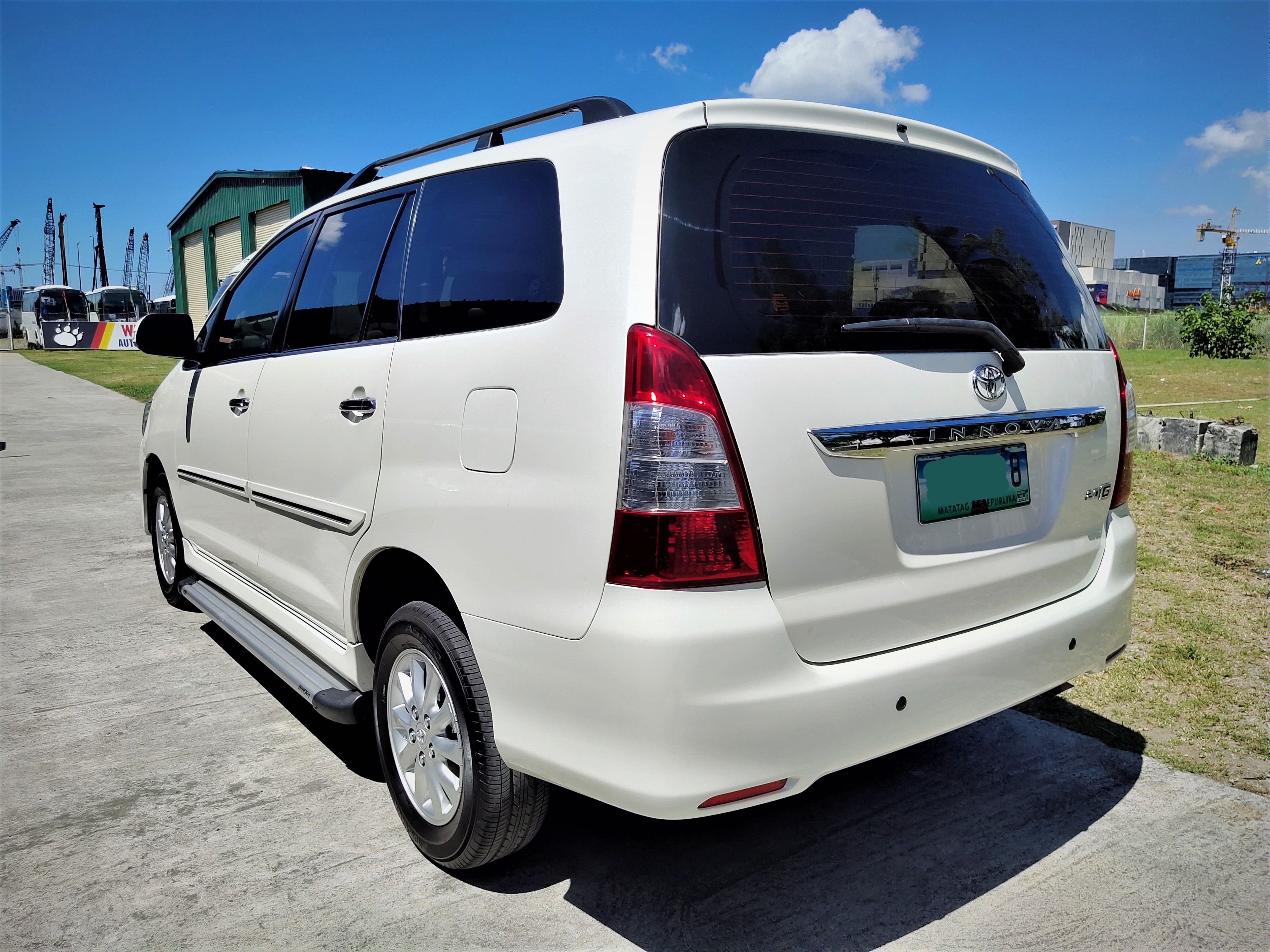 2013 Toyota Innova 2013 Toyota Innova