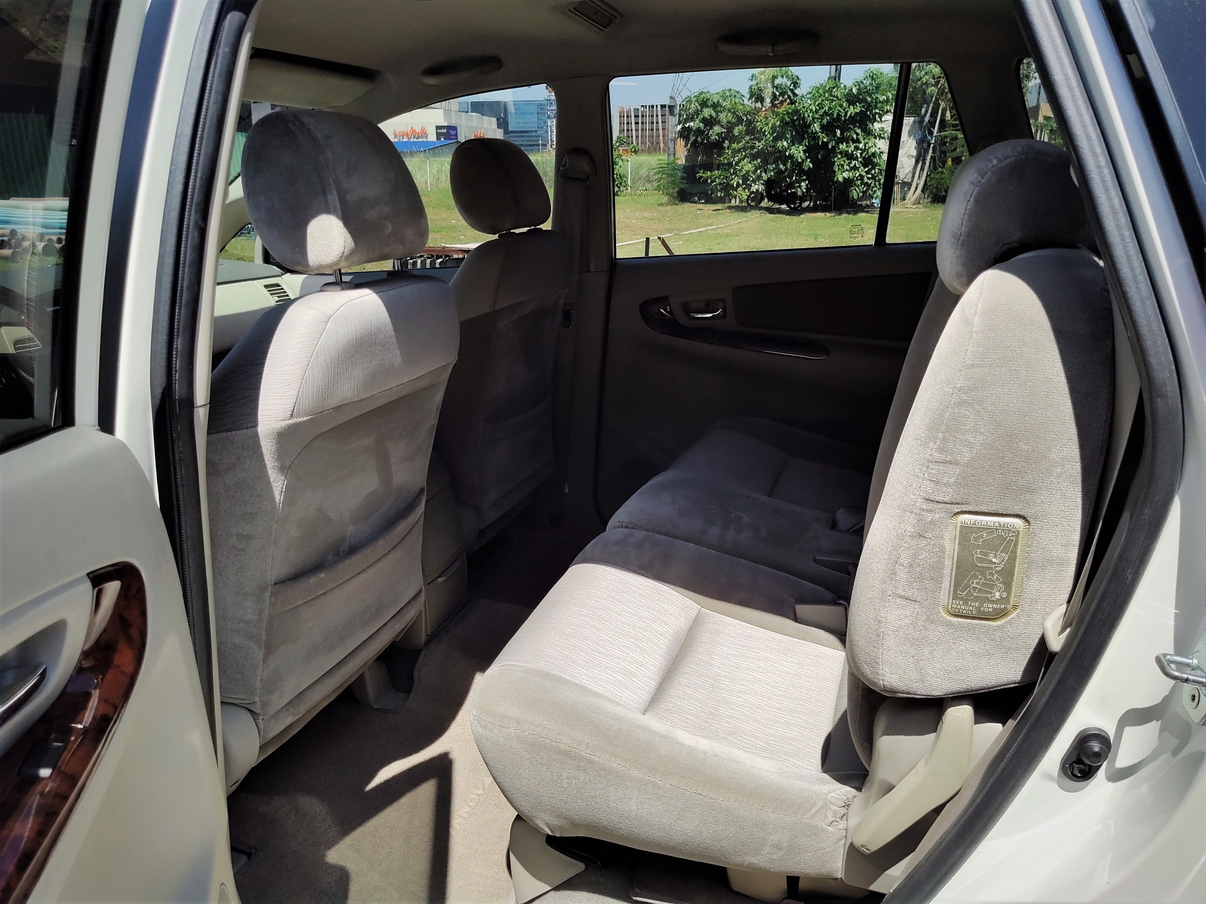 2013 Toyota Innova 2013 Toyota Innova