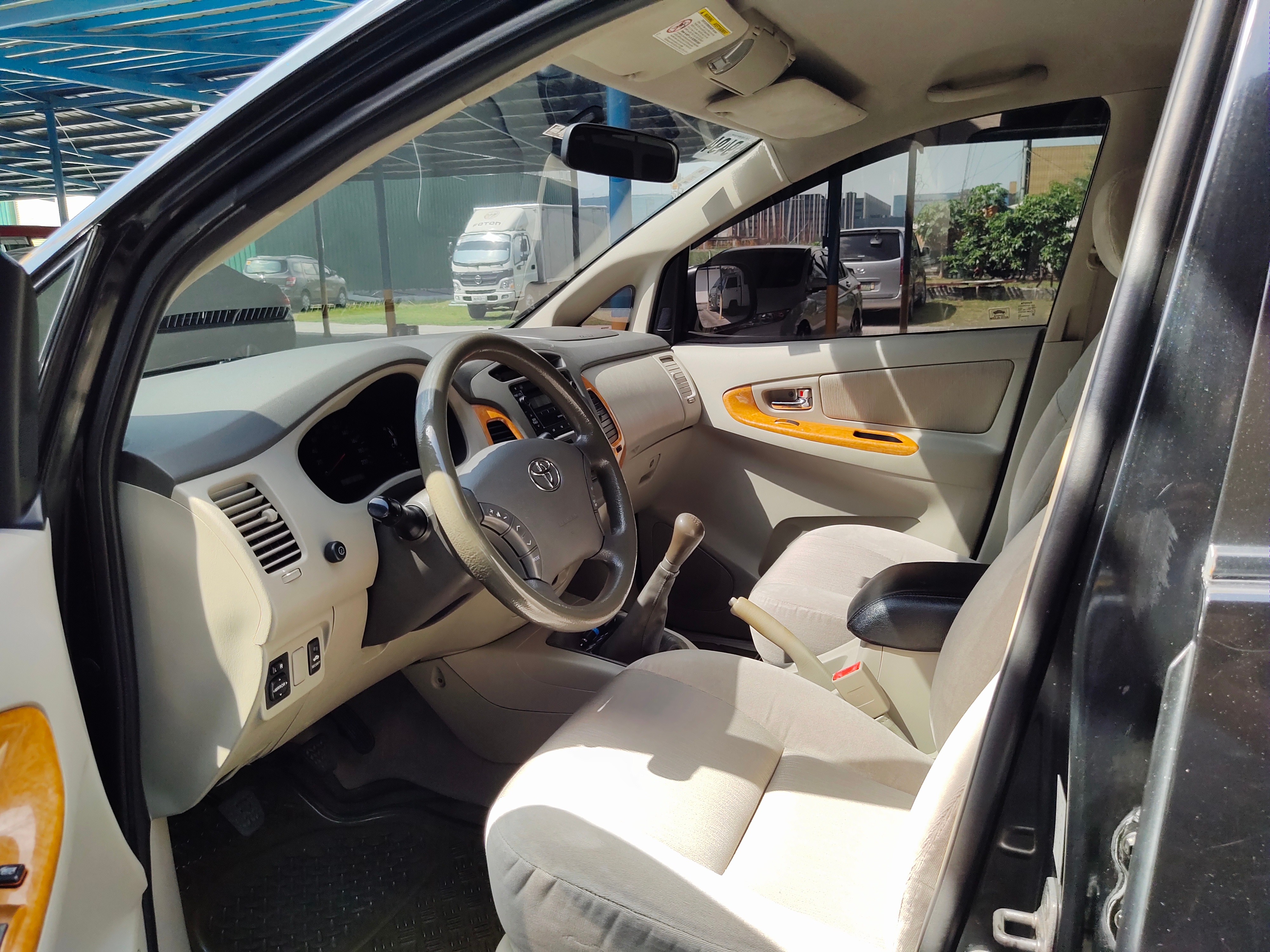 2009 Toyota Innova 2009 Toyota Innova