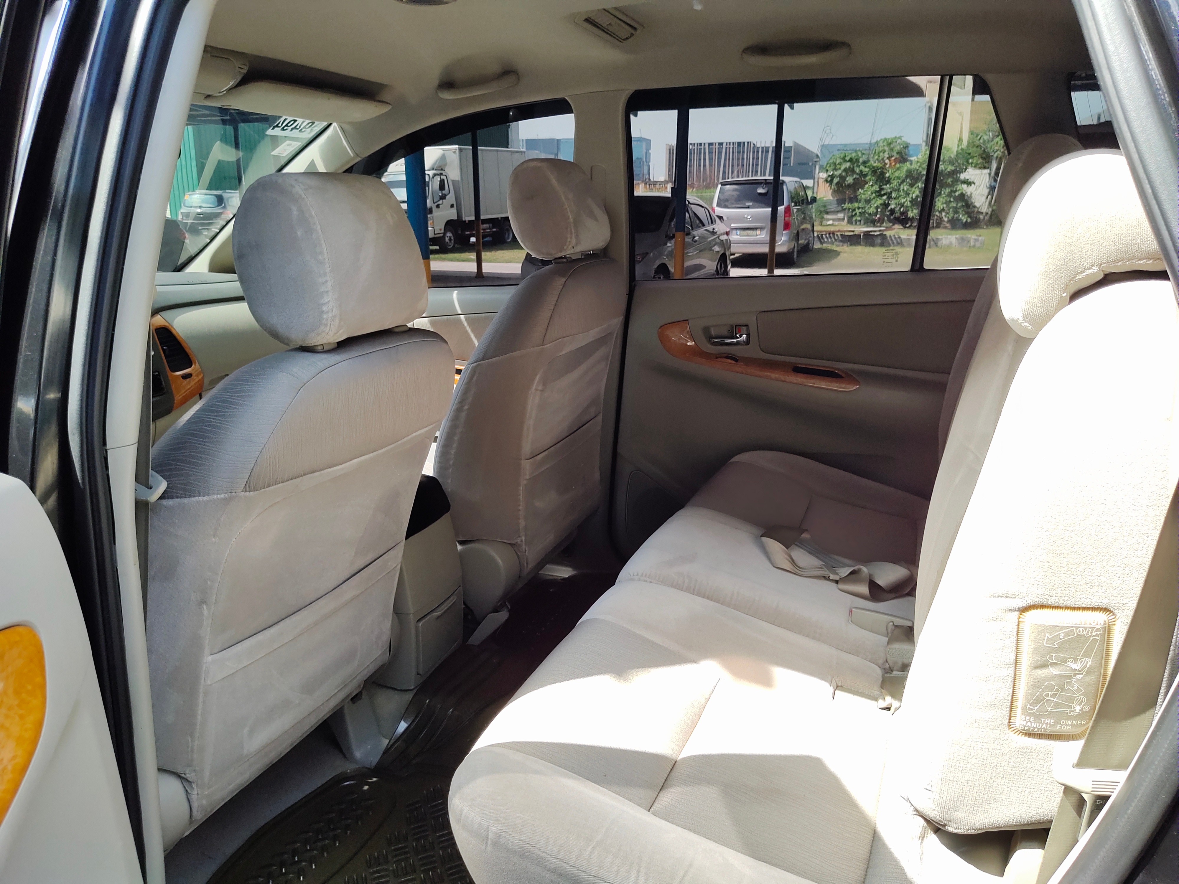 2009 Toyota Innova 2009 Toyota Innova