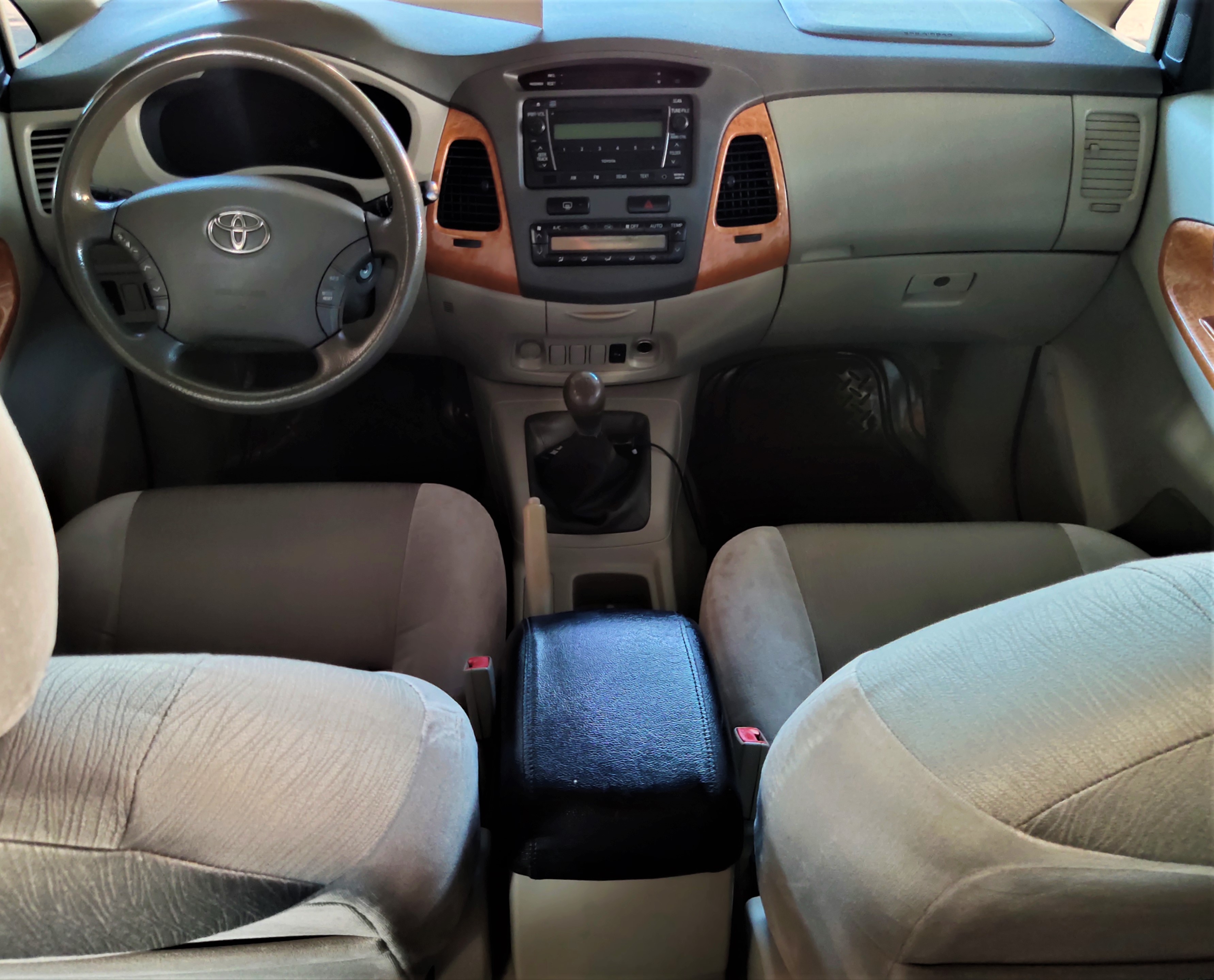 2009 Toyota Innova 2009 Toyota Innova