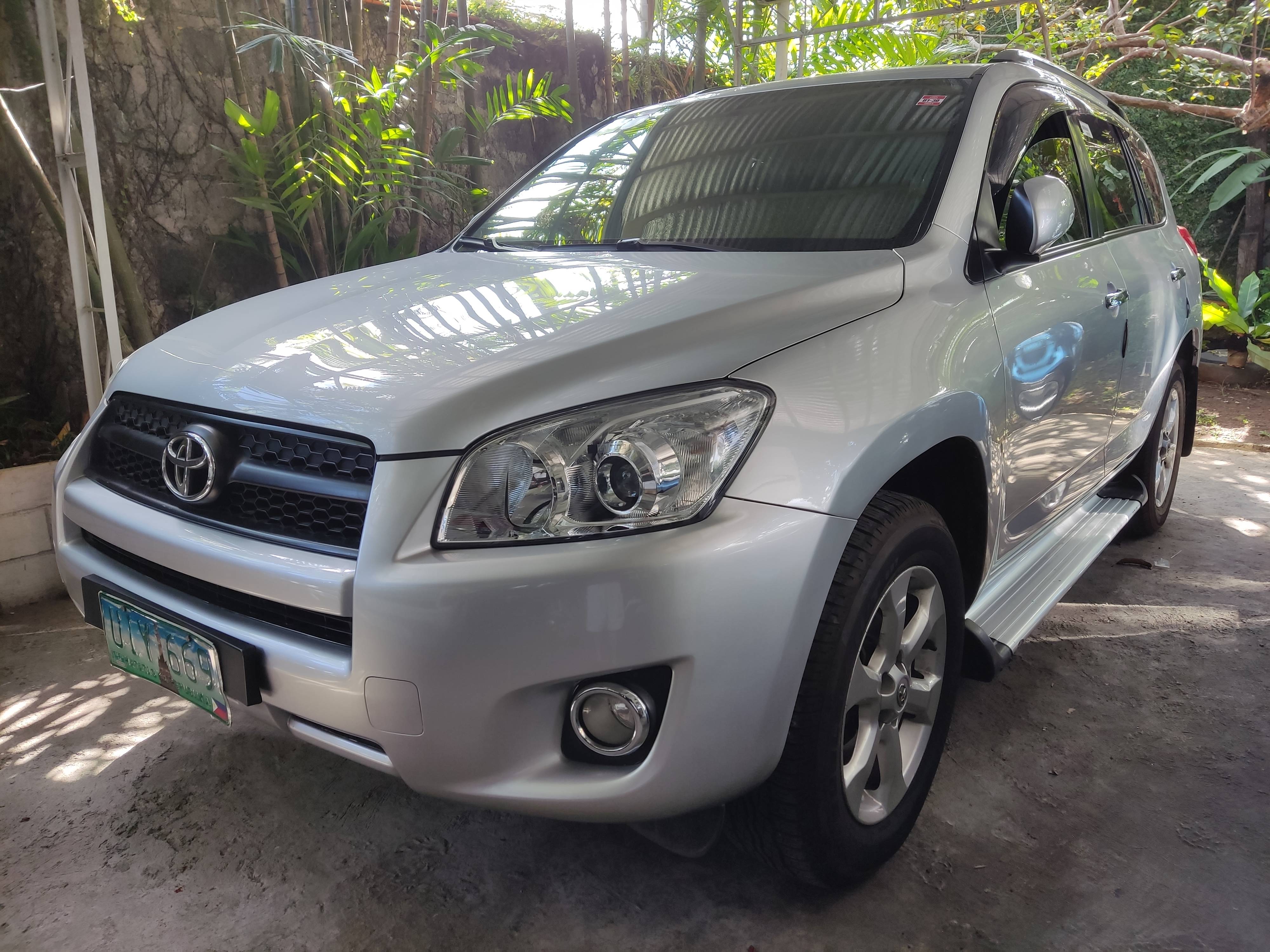 Second hand 2012 Toyota RAV4 2.5L Active AT