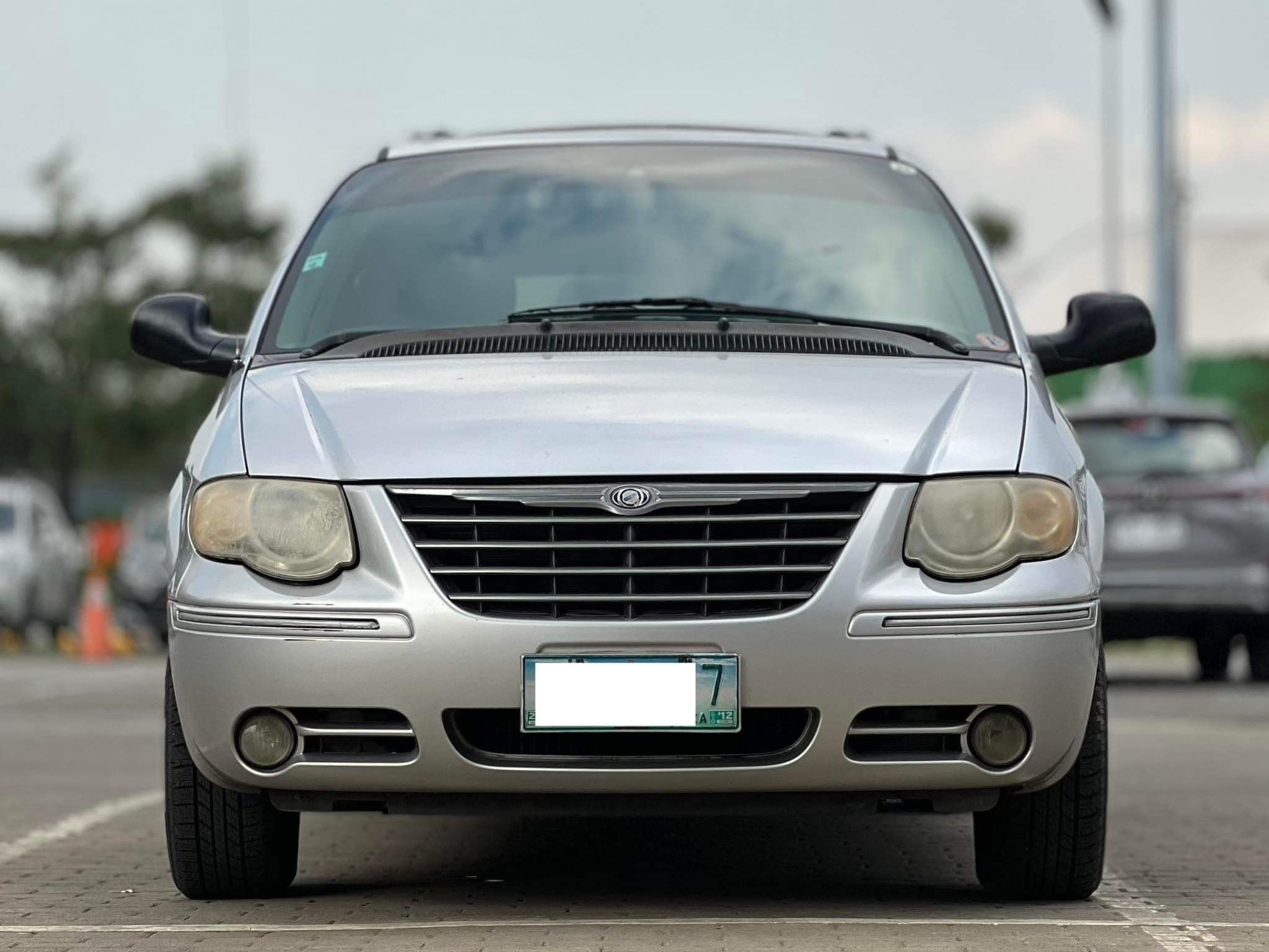 Second hand 2007 Chrysler Town & Country 3.8L Limited AT