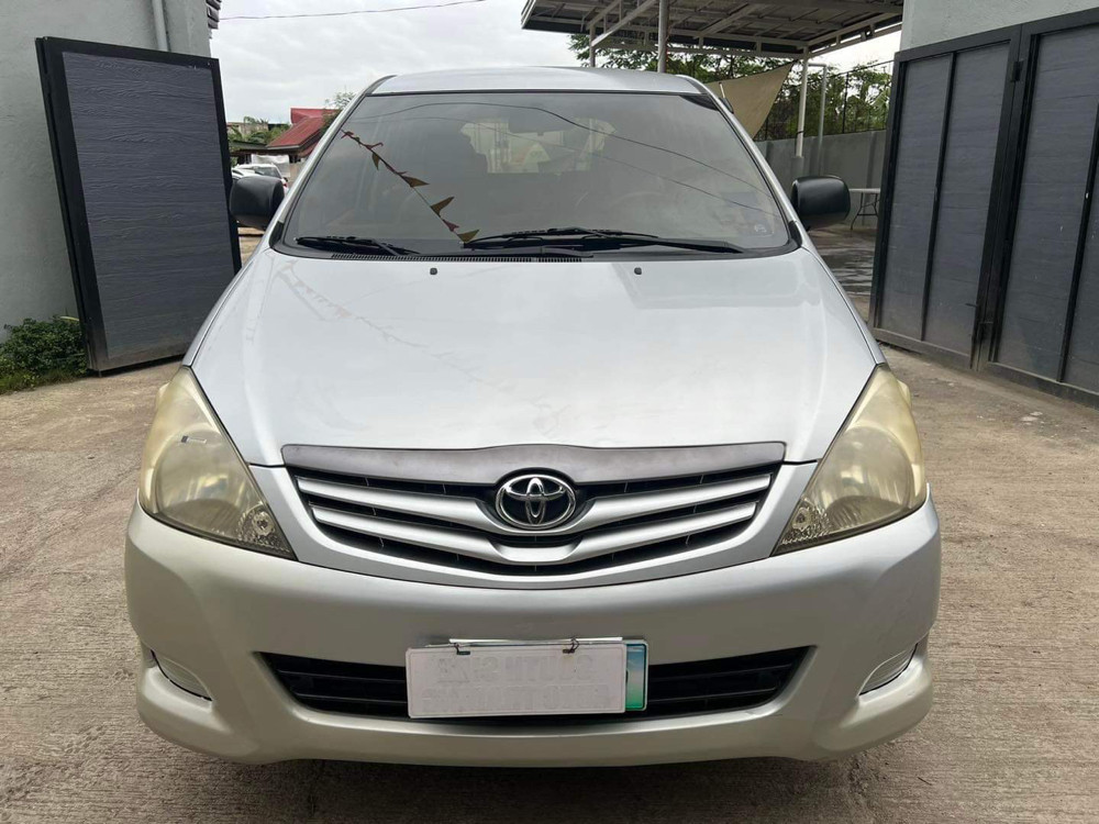 Second Hand 2011 Toyota Innova Second Hand 2011 Toyota Innova