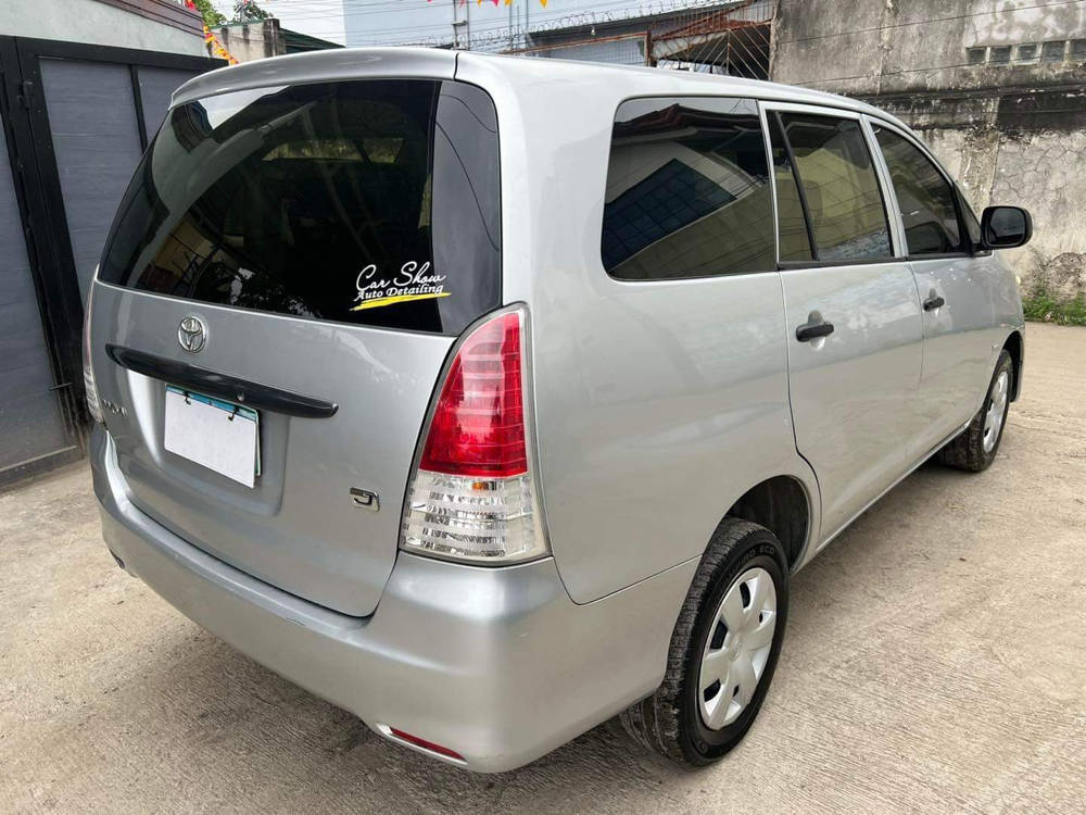 Second hand 2011 Toyota Innova 2.0L J MT