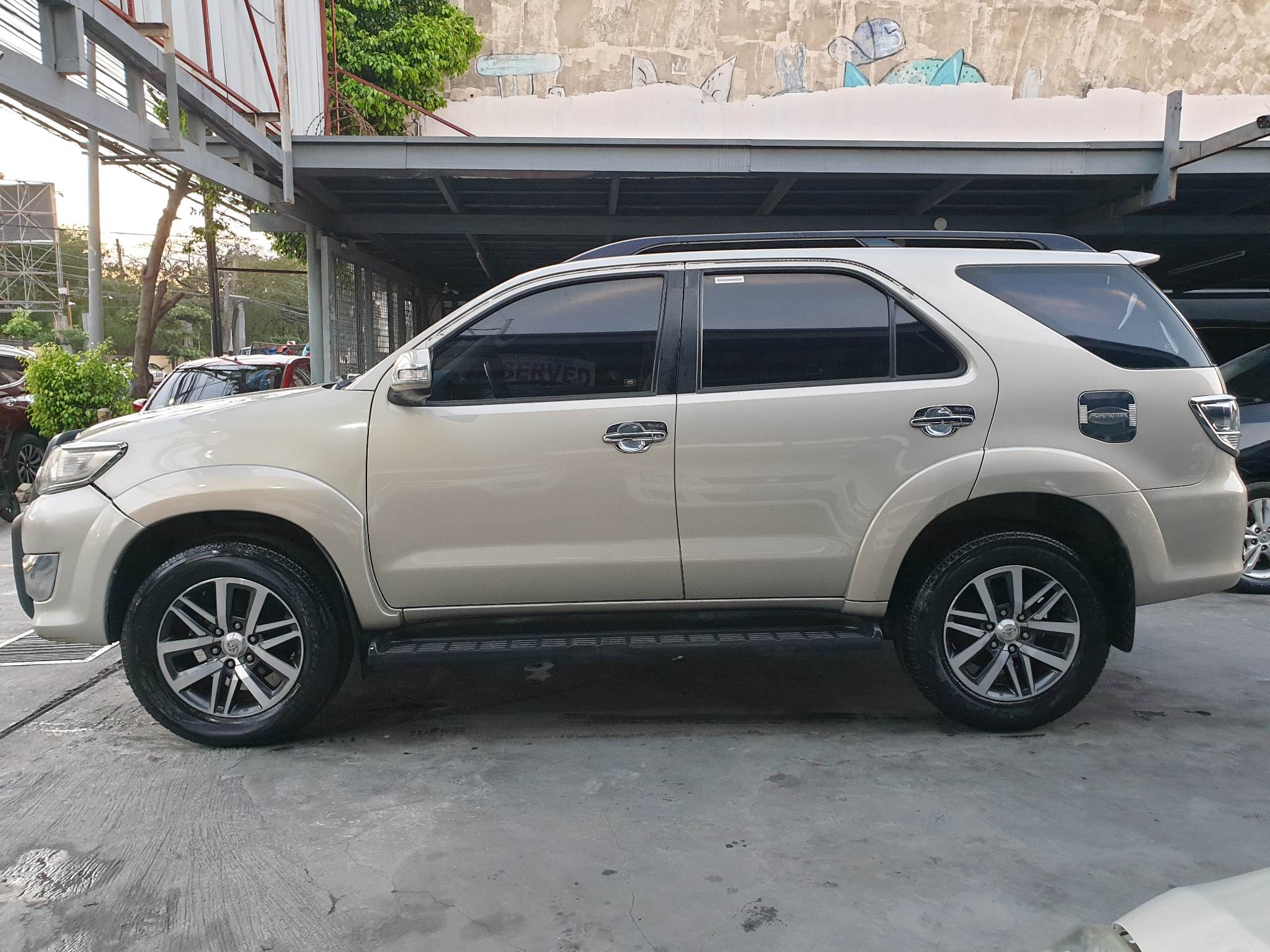 2nd Hand 2013 Toyota Fortuner Gas AT 4x2 2.7 G