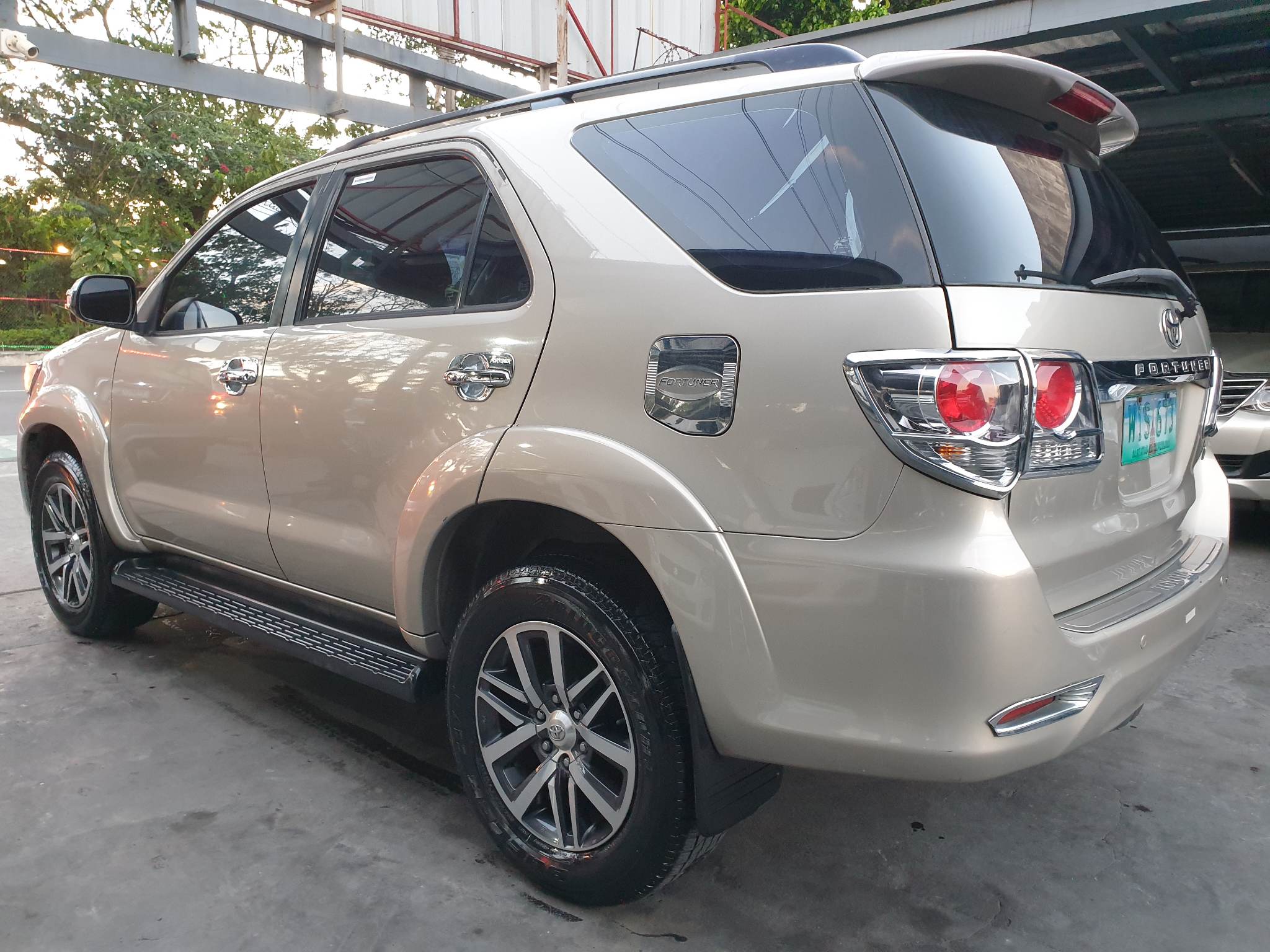 Old 2013 Toyota Fortuner Gas AT 4x2 2.7 G