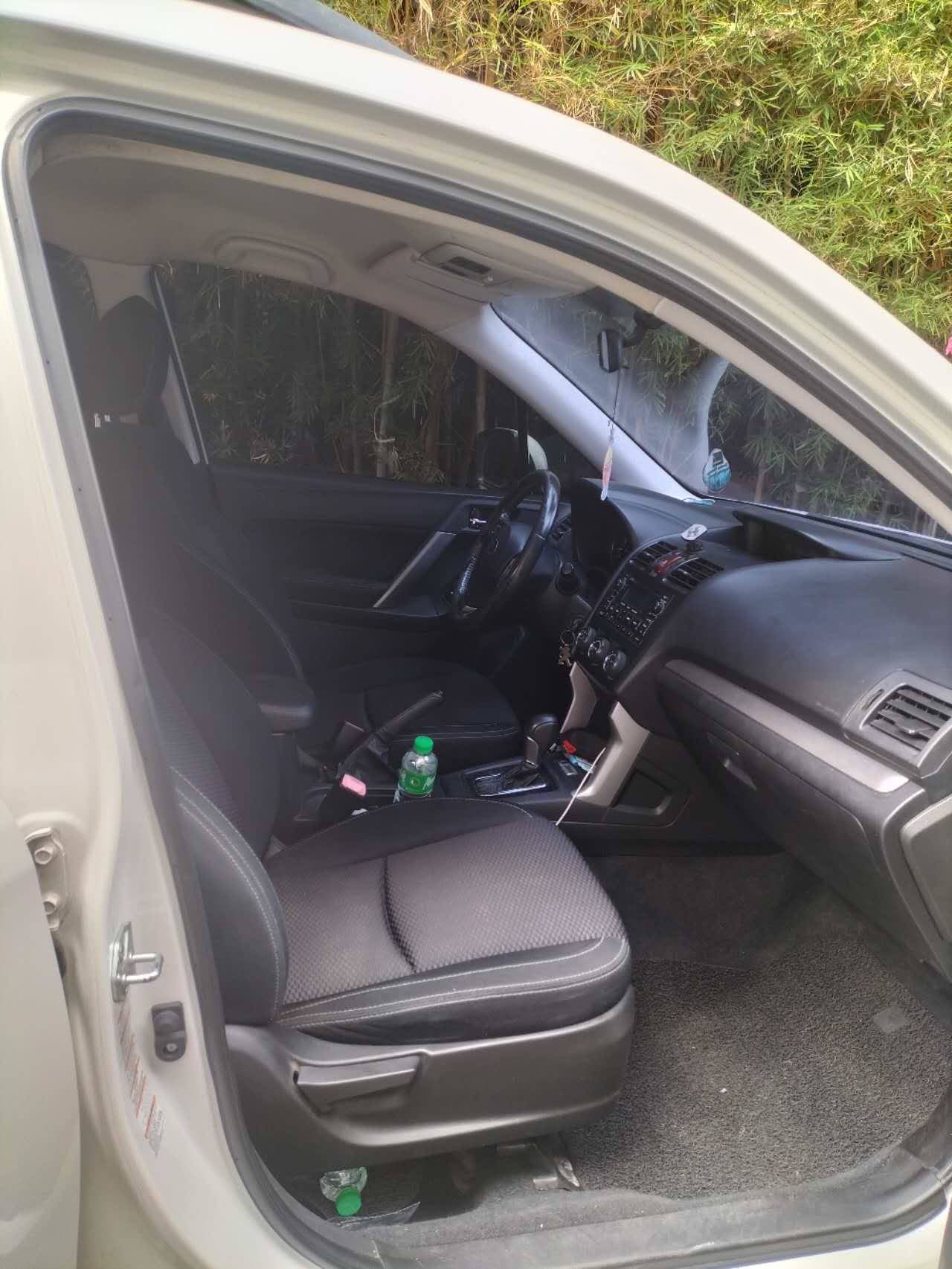 Old 2014 Subaru Forester 2.0i-L