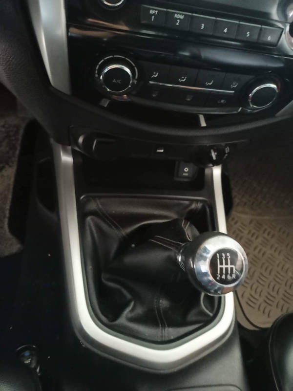 Old 2016 Nissan Navara 2.5L 4x4 VL 6MT