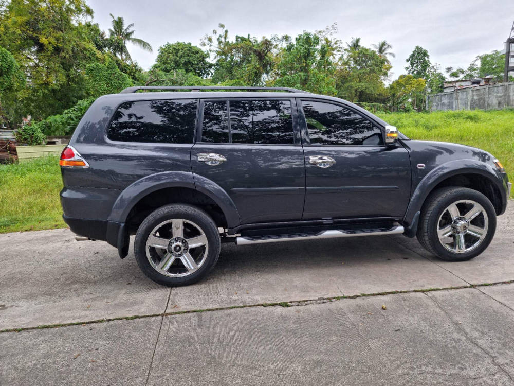 Second hand 2013 Mitsubishi Montero Sport 2.5L GLS-V SE AT
