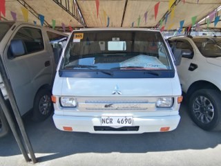 2017 Mitsubishi L300 2017 Mitsubishi L300