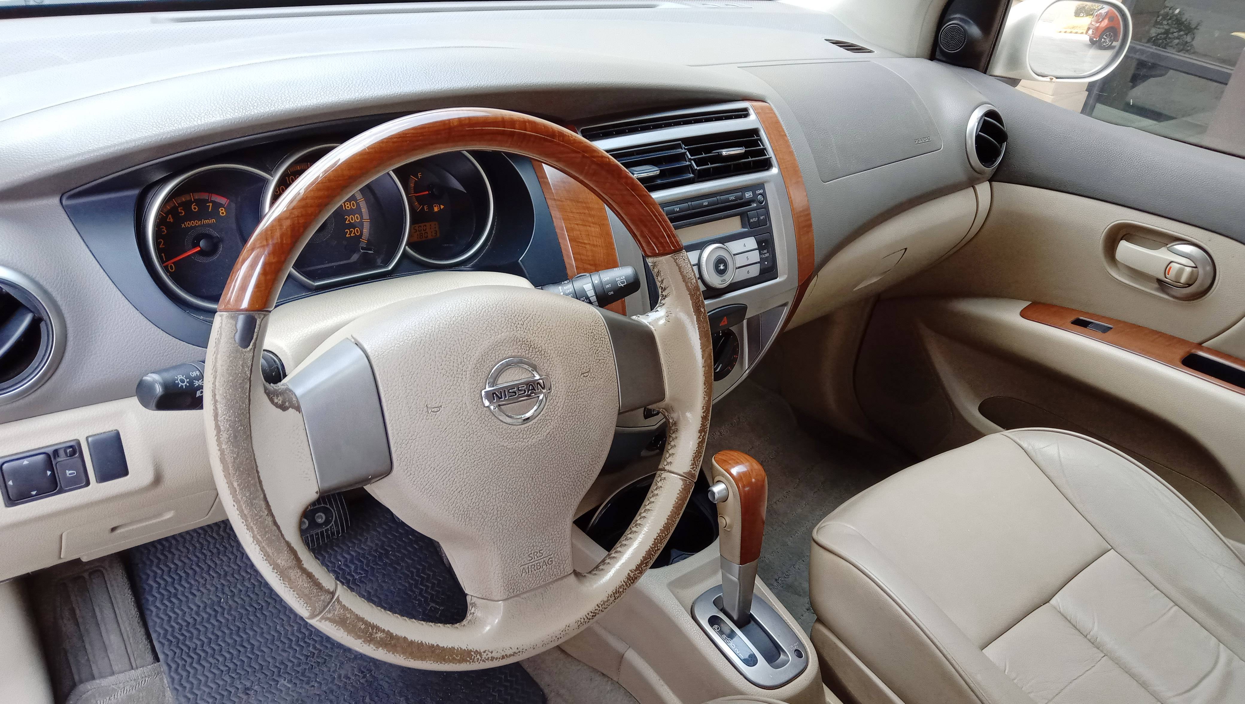 2010 Nissan Grand Livina 2010 Nissan Grand Livina