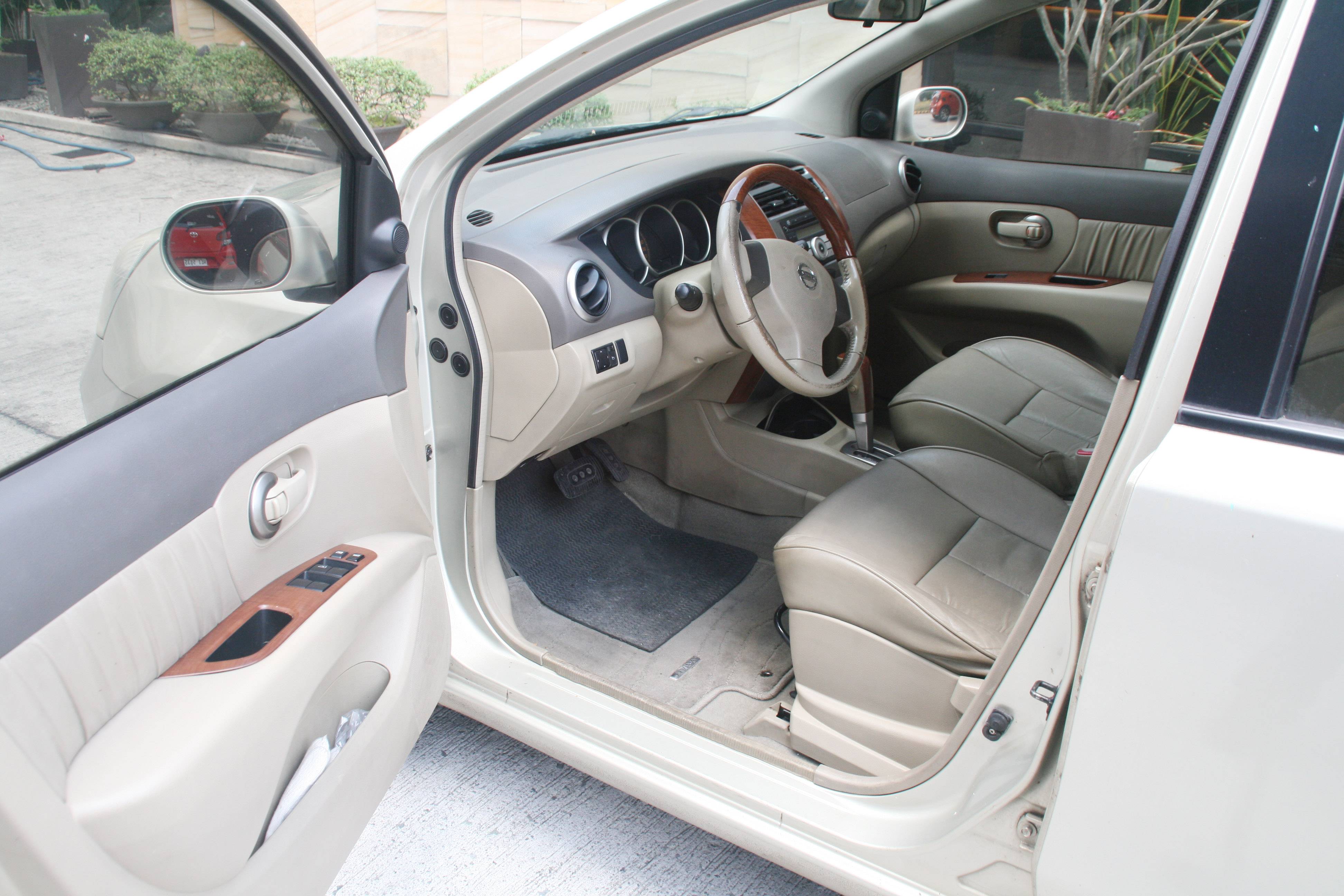 2010 Nissan Grand Livina 2010 Nissan Grand Livina