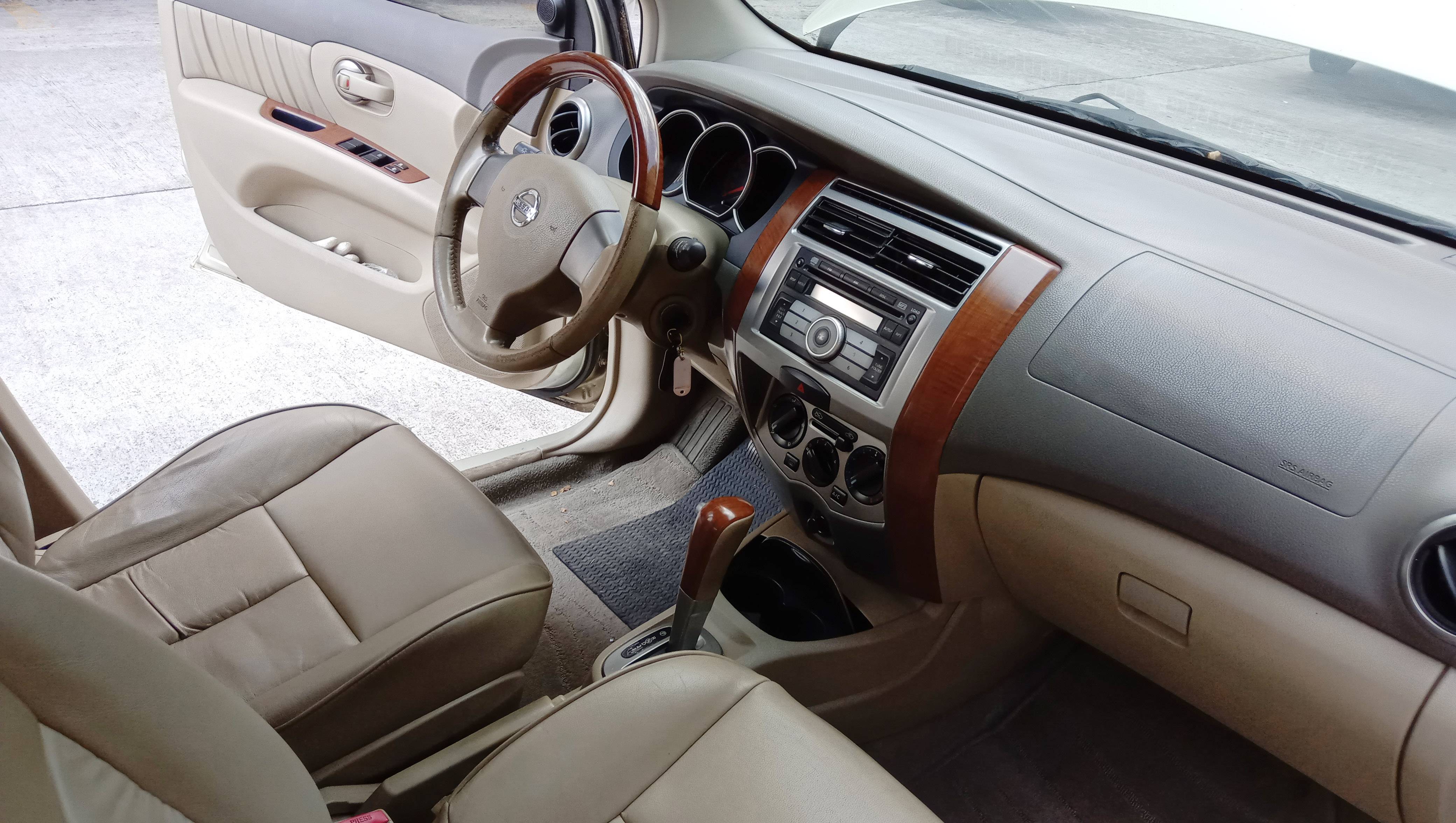 2010 Nissan Grand Livina 2010 Nissan Grand Livina