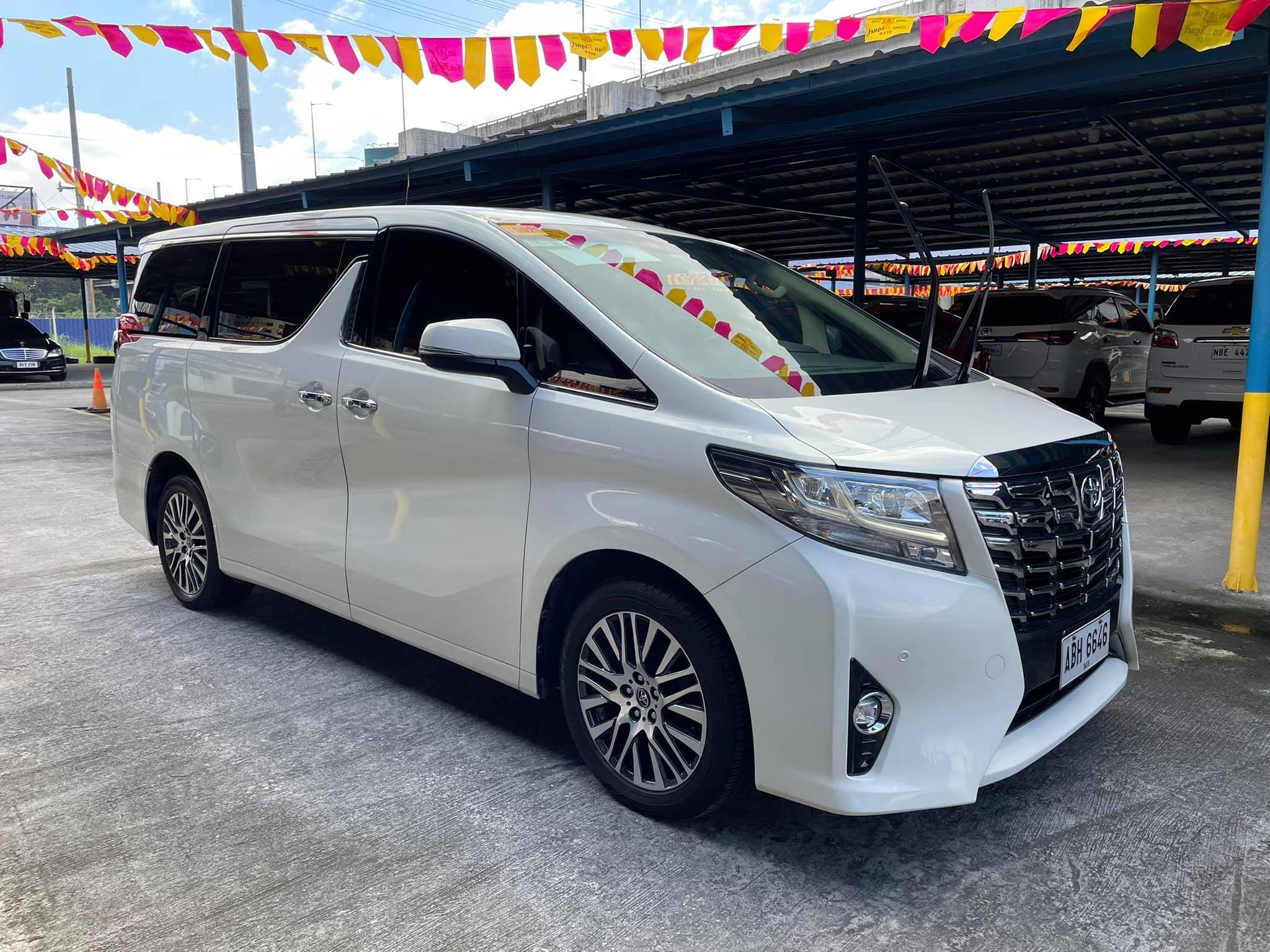 Toyota alphard 2015 год